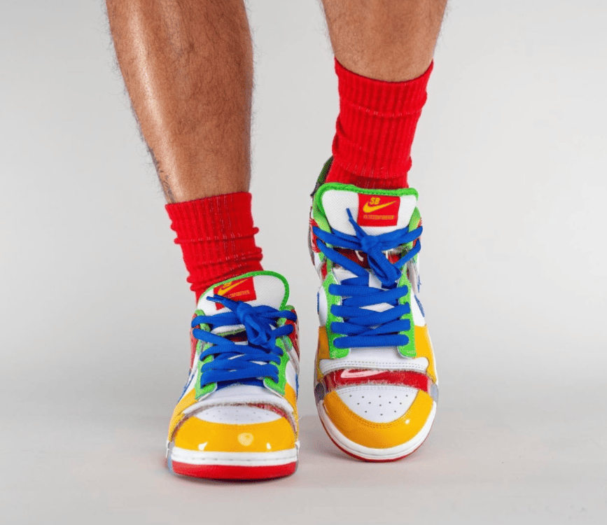 天价神鞋回归！但是被切开了...全新eBay x Nike SB Dunk上脚实物曝光！ 货号：FD8777-100