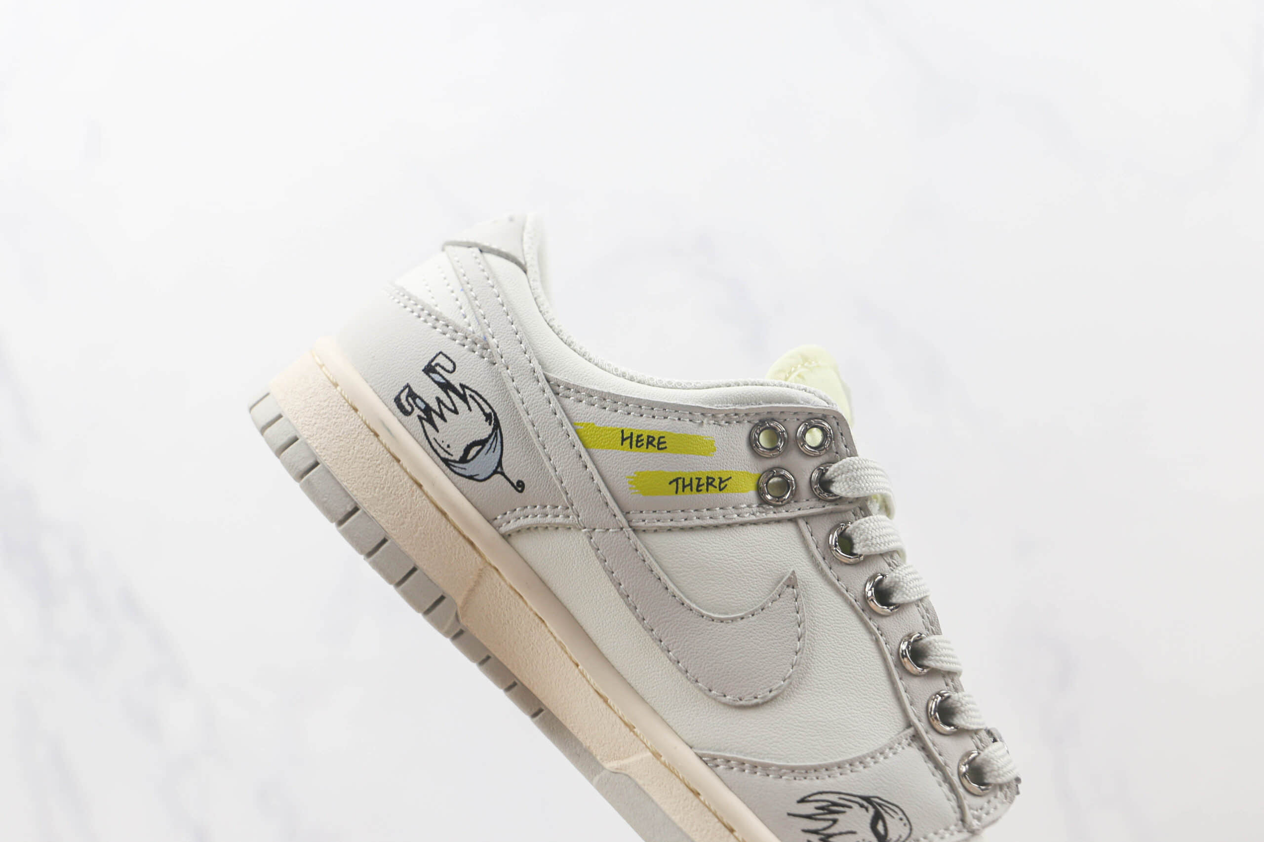 耐克Nike SB Dunk Low纯原版本低帮SB DUNK骨白漫画涂鸦板鞋 耐克DUNK工厂货源 货号：DD1503-107