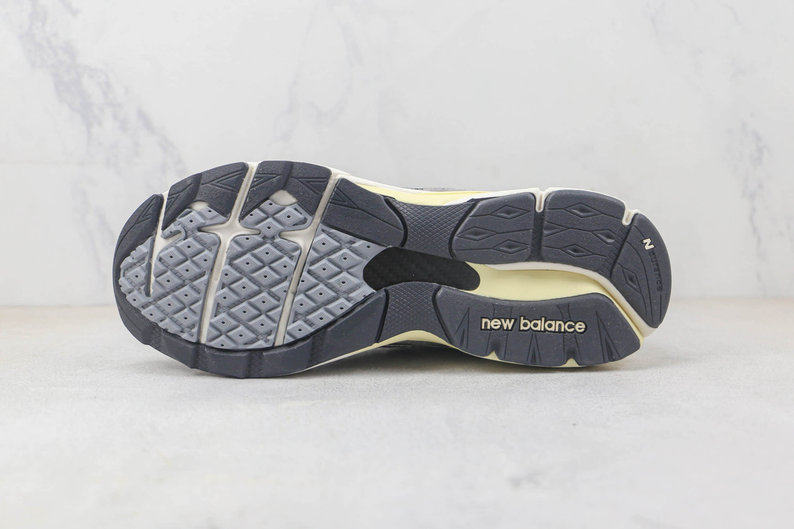 新百伦New Balance 990纯原版本NB990v3复古老爹鞋 新百伦NB990慢跑鞋 货号：M990TG3