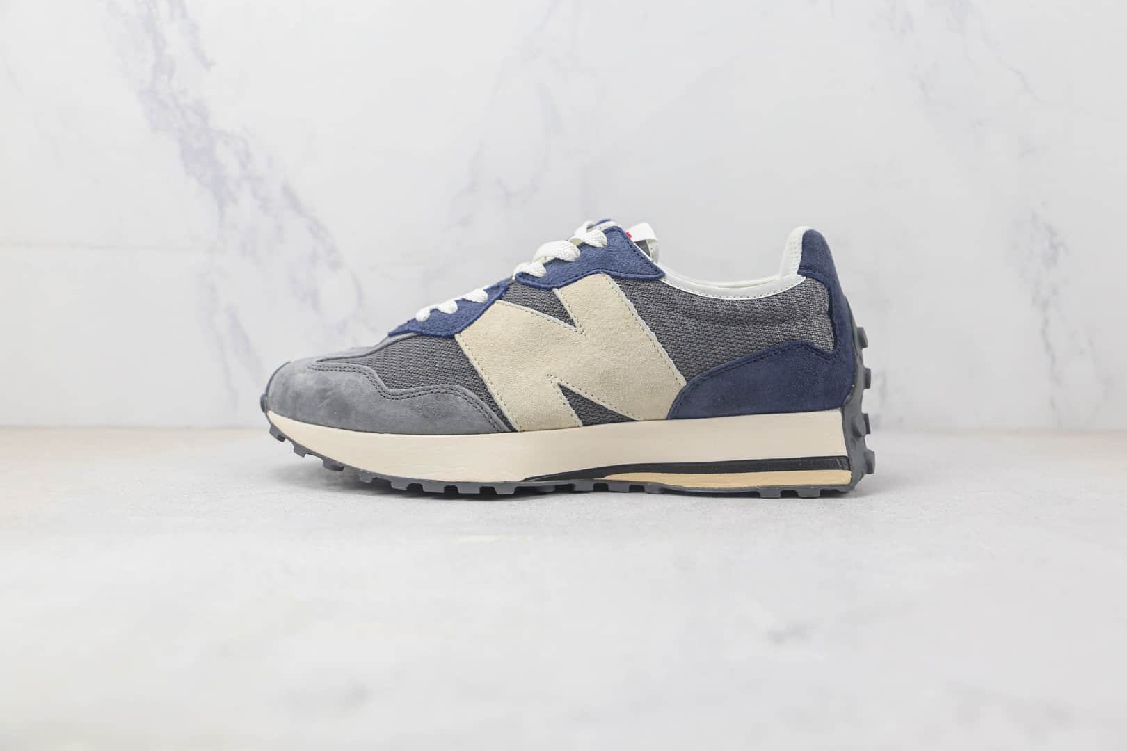 新百伦New Balance 327纯原版本复古NB327慢跑鞋 新百伦NB327复古老爹鞋 货号：MS327MD