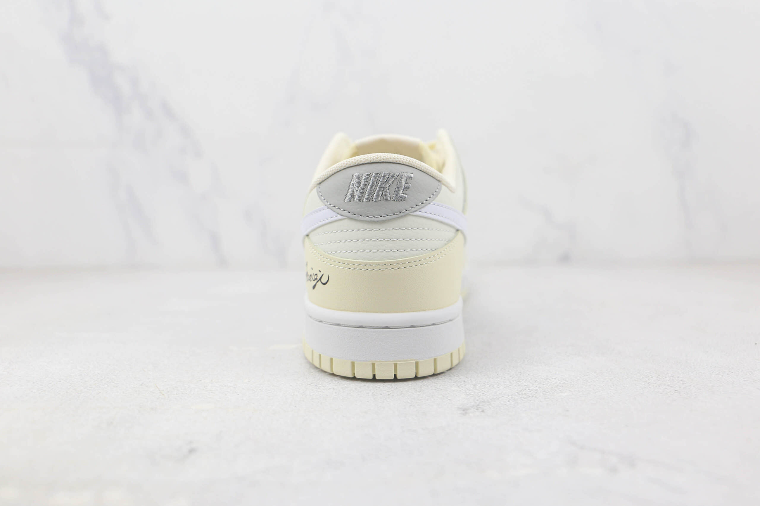 耐克Nike SB Dunk Low Retro Coconut Milk纯原版本低帮SB DUNK侵染米黄色板鞋 耐克DUNK校园板鞋 货号：DD8052-112