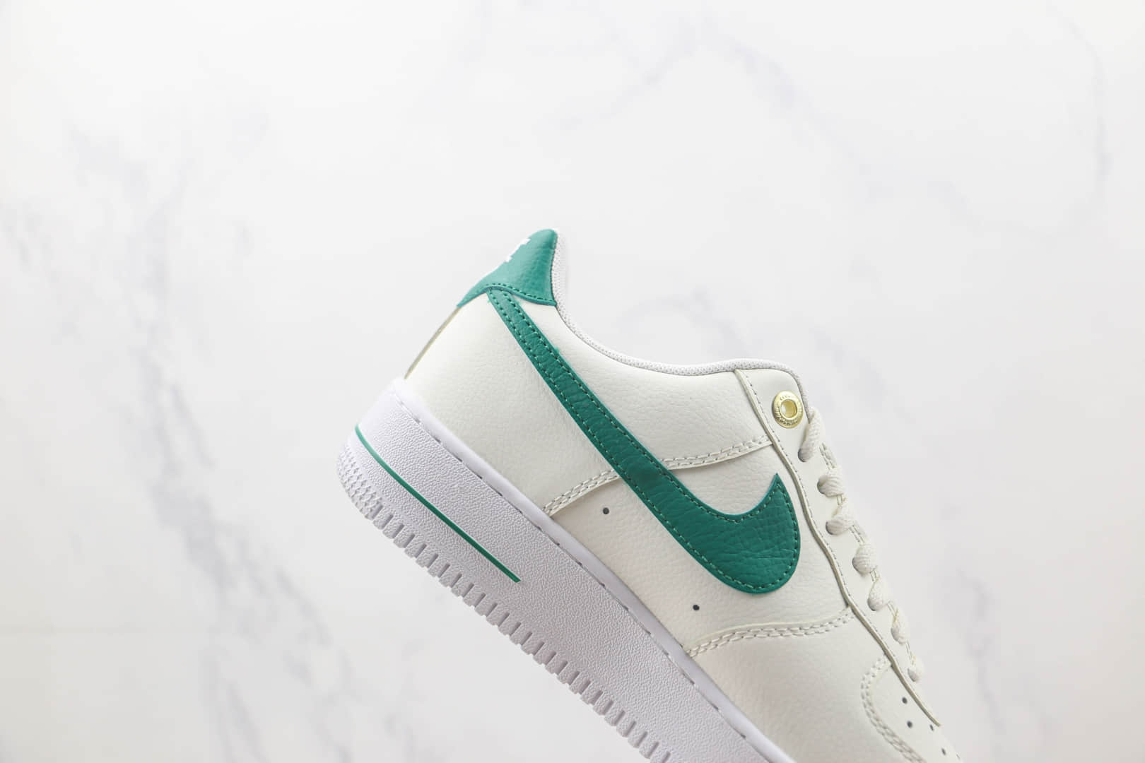 耐克Nike Air Force 1 Low 07纯原版本低帮空军一号白绿双钩板鞋 耐克空军一号系列板鞋 货号：DQ7582-101