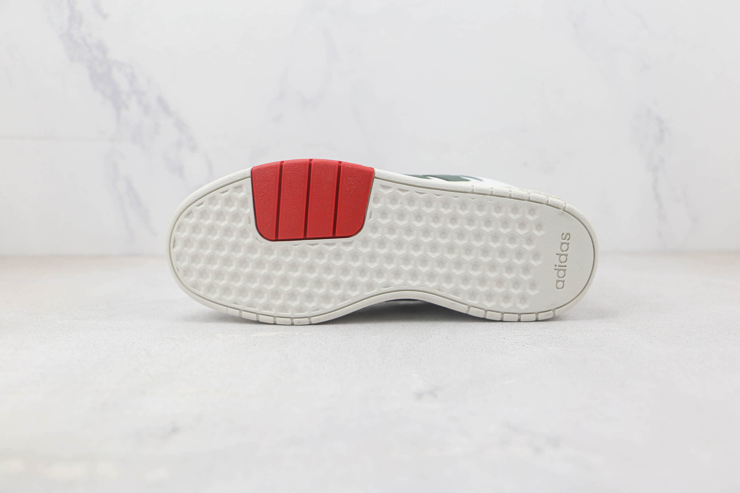 阿迪达斯adidas Courtbeat POST UP纯原版本网球休闲板鞋　阿迪达斯校园板鞋　货号：GX1743
