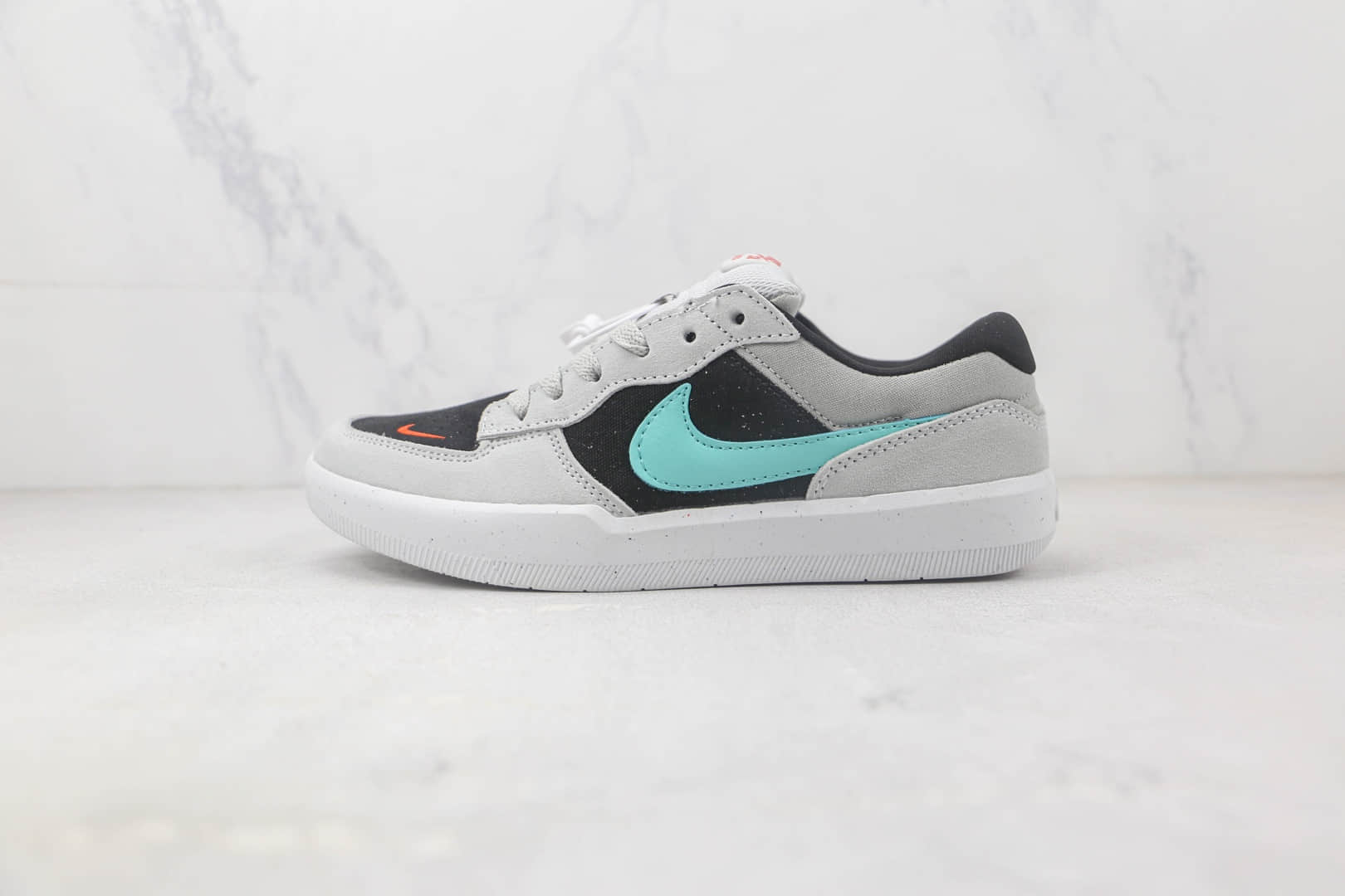 耐克Nike SB Force 58灰黑绿色SB58系列麂皮拼接复古板鞋 耐克SB58系列复古滑板鞋 货号：CZ2959-006