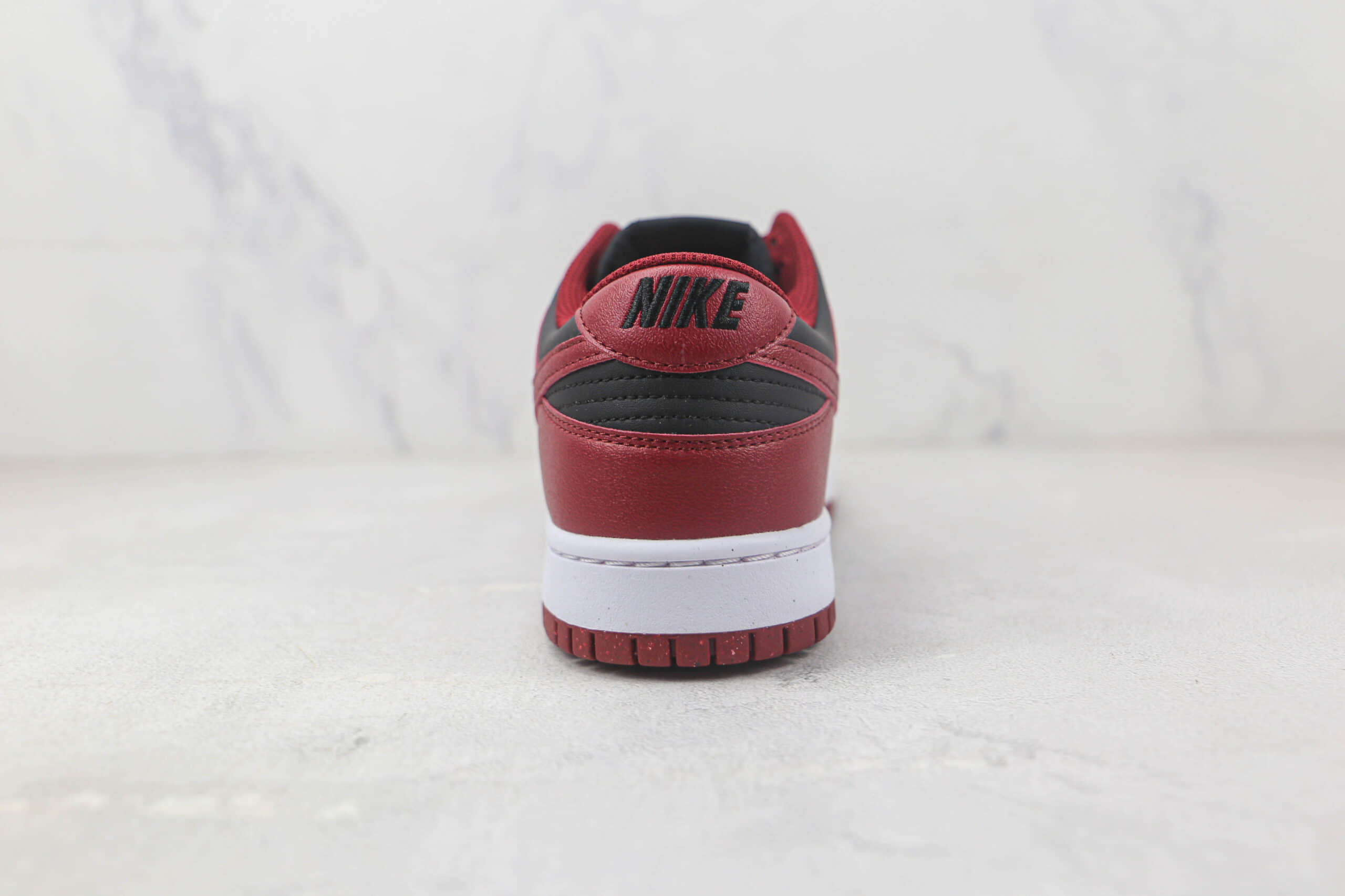 耐克Nike SB Dunk Low Dunk纯原版本低帮SB DUNK黑红色板鞋 耐克DUNK校园板鞋 货号：DN1431-002