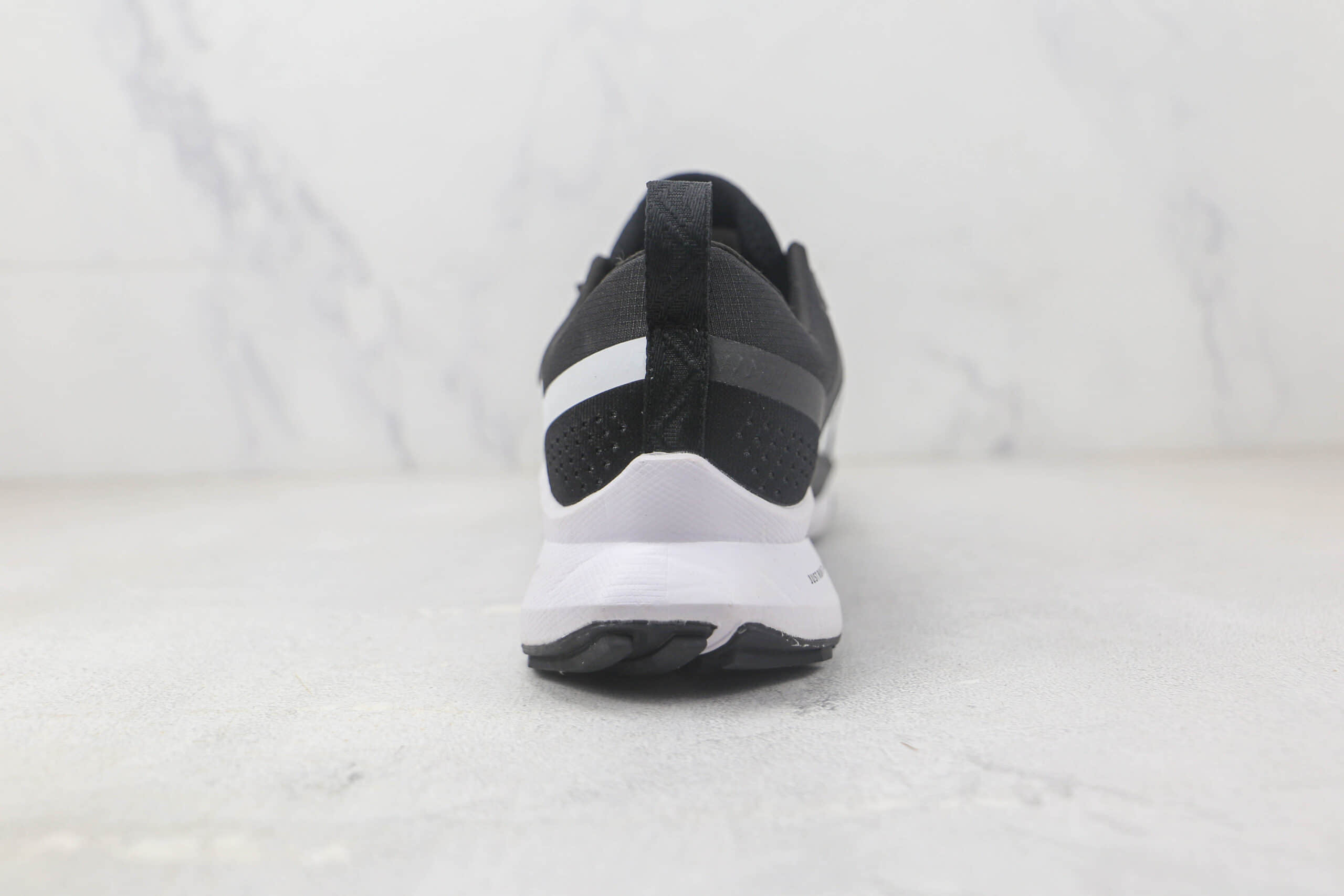 耐克Nike Pegasus Trail 4纯原版本黑白色越野耐磨户外慢跑鞋 耐克越野系列跑鞋 货号：DJ6158-201