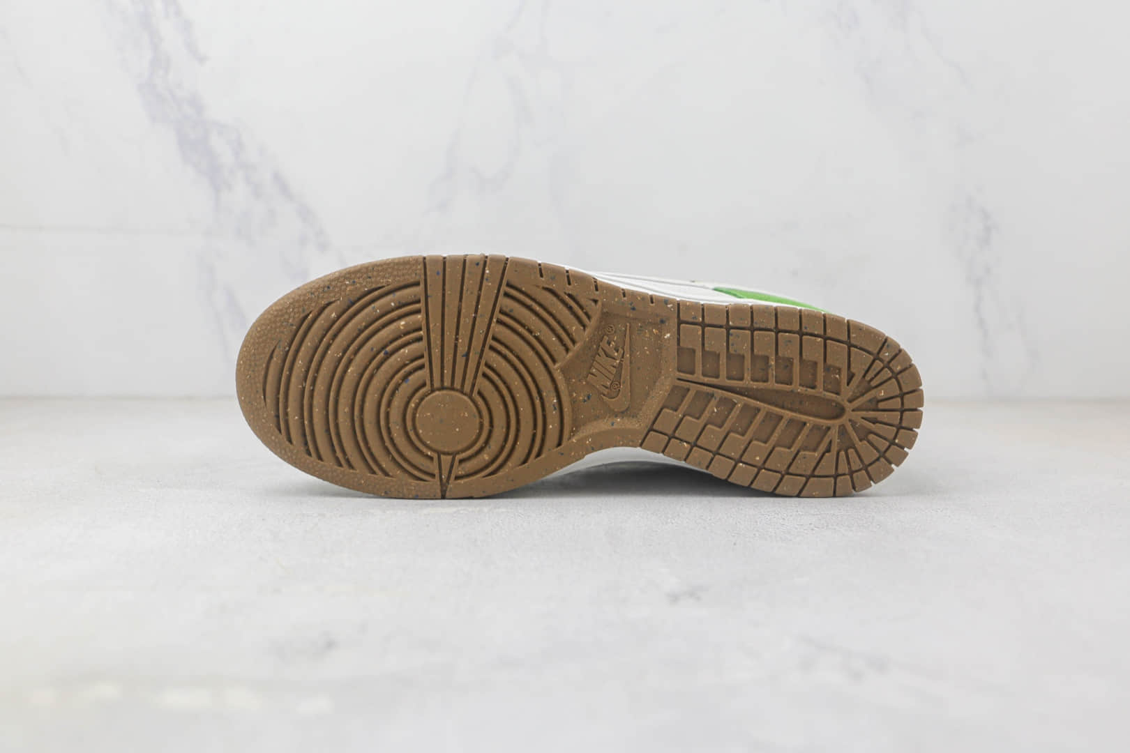 耐克Nike Dunk Low SE 85纯原版本低帮DUNK牛油果双勾配色板鞋 莆田天花板DUNK板鞋系列 货号：DO9457-103