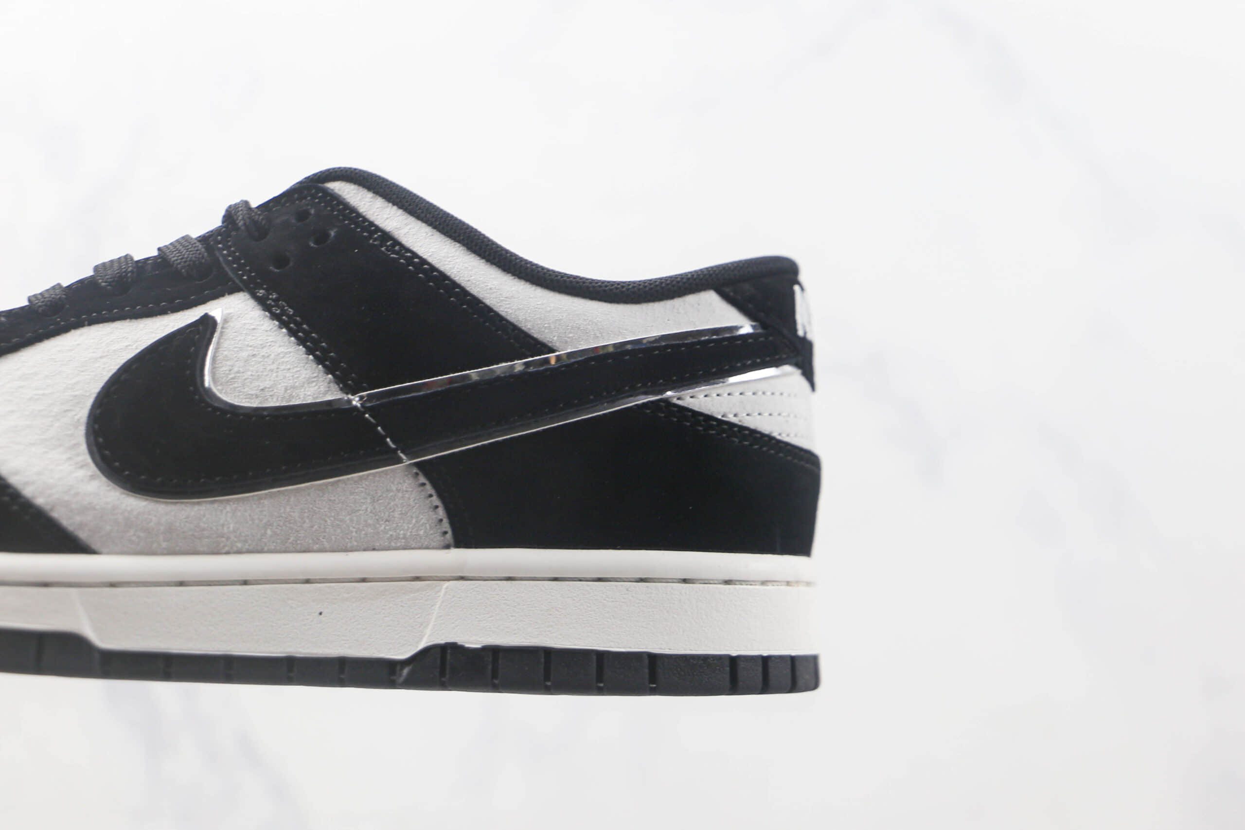 耐克Nike SB Dunk Low Pro纯原版本低帮SB DUNK麂皮黑白色板鞋 耐克SB DUNK滑板鞋 货号：ST1391-100