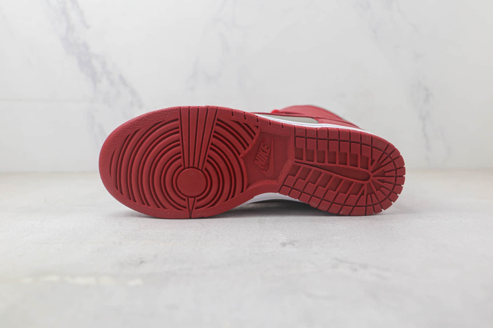 耐克Nike SB Dunk High纯原版本高帮DUNK红棕色板鞋 莆田耐克SB DUNK系列板鞋 货号：850477-001