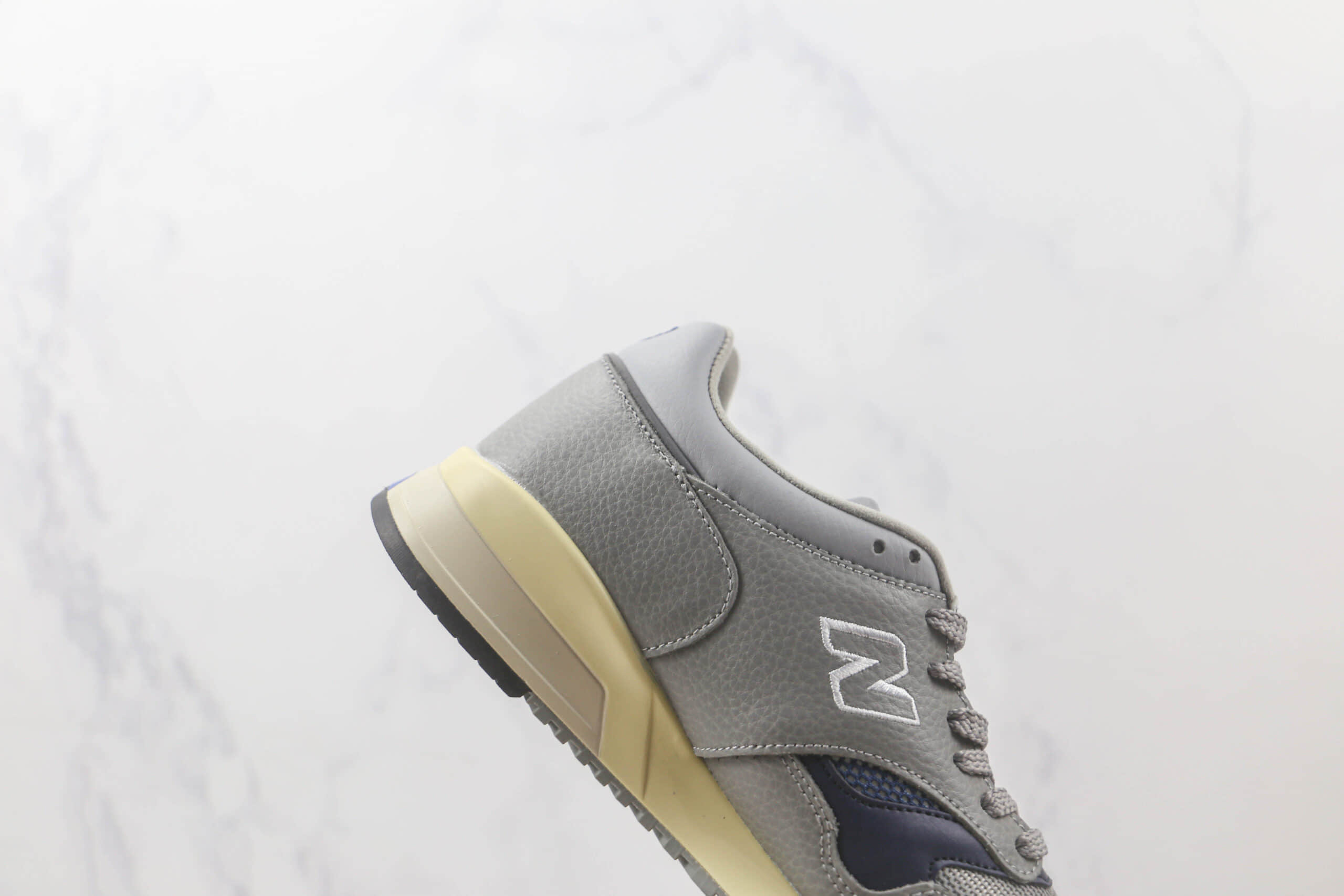 新百伦New Balance Made in UK M1500 x Beams x PaperBoy三方联名款纯原版本NB1500麂皮灰蓝鸳鸯老爹鞋 新百伦三方联名款NB1500老爹鞋 货号：M1500UKF