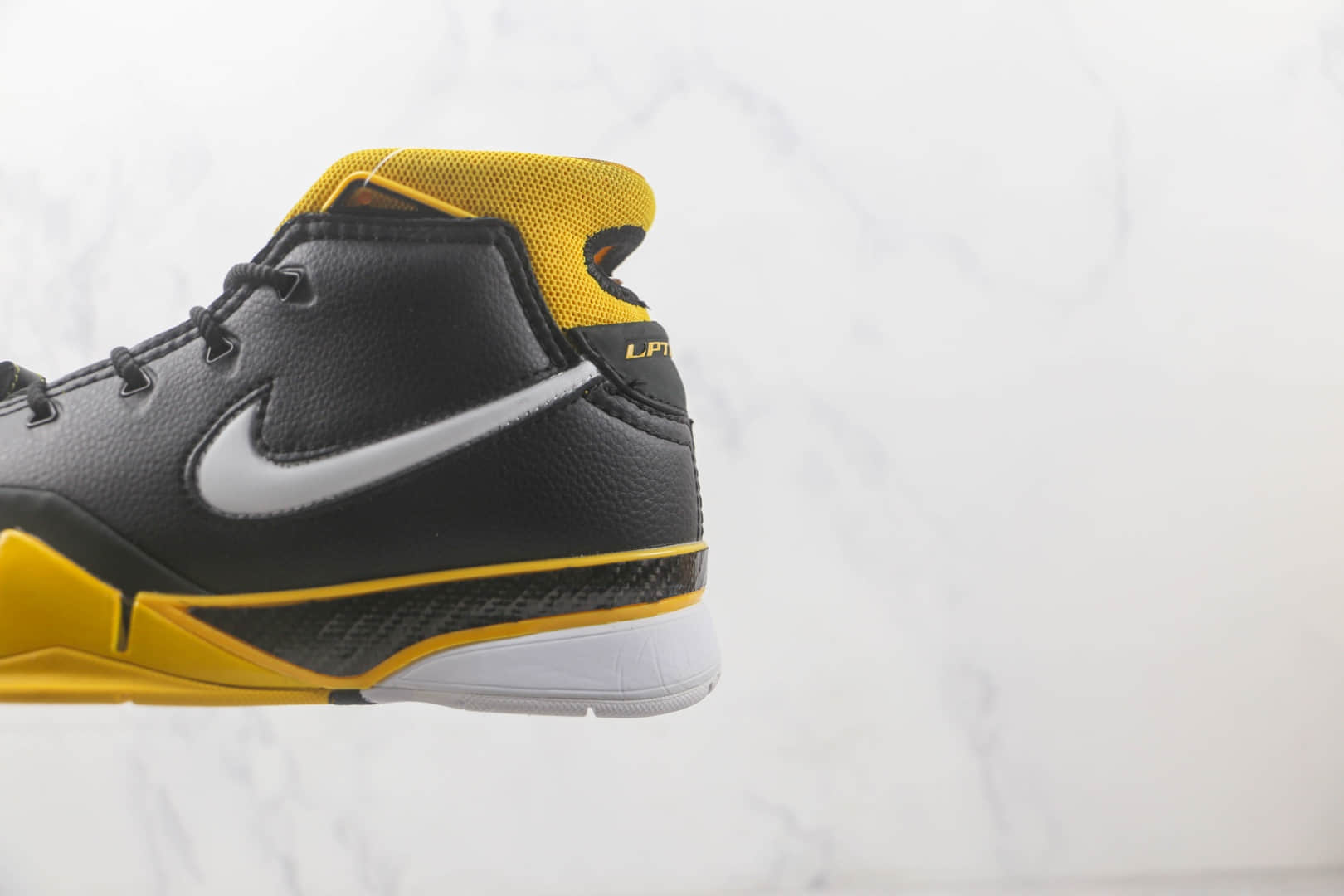 耐克NIKE KOBE 1 PROTRO科比1代实战篮球鞋 耐克科比1代球鞋 货号：AQ2728-003