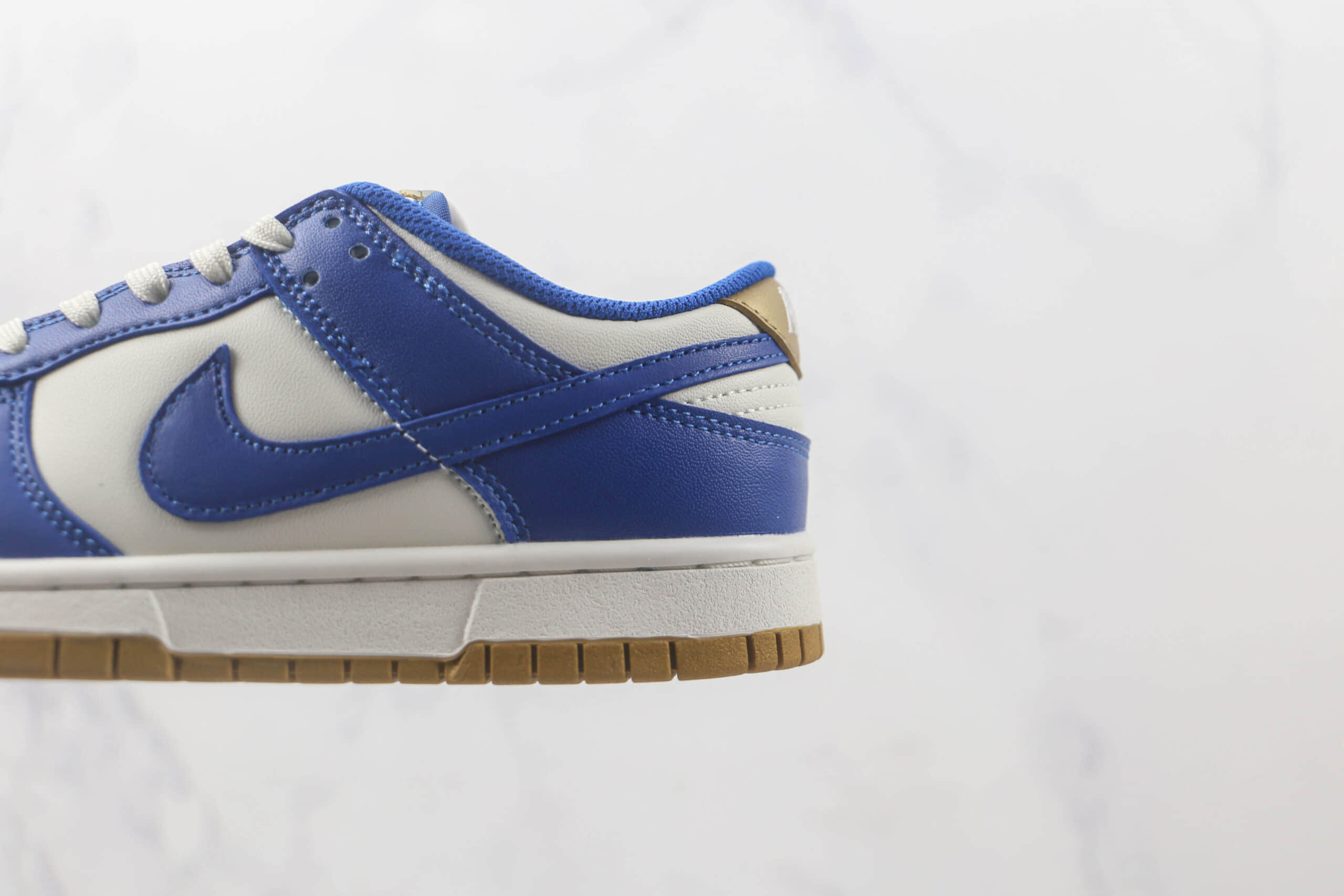 耐克Nike SB Dunk Low Dunk纯原版本低帮SB DUNK白蓝生胶底板鞋 莆田天花板DUNK系列 货号：FB7173-141