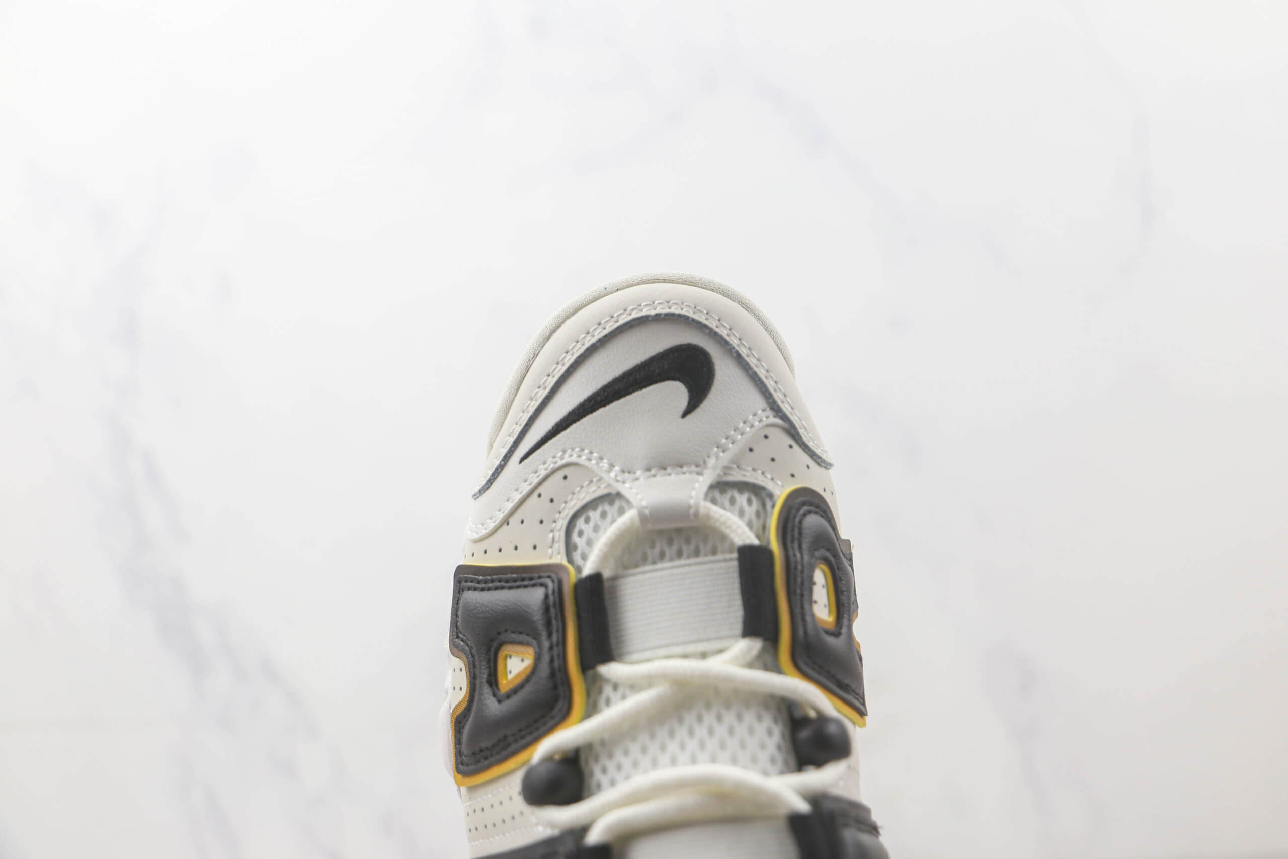 耐克Nike Air More Uptempo纯原版本皮蓬大R白黑红配色篮球鞋 耐克皮蓬球鞋全系列 货号：DM1297-100