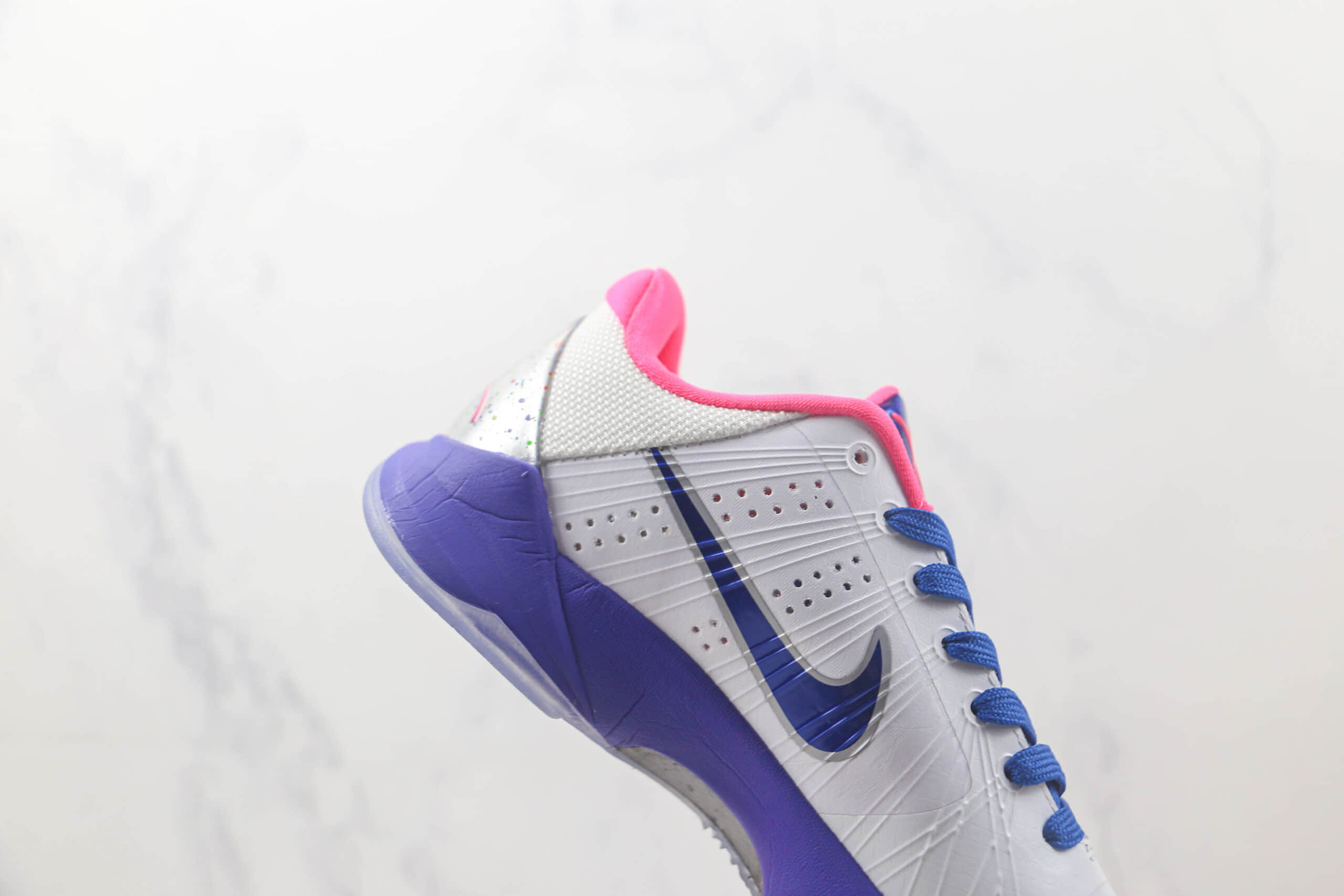 耐克Nike Zoom Kobe 5 Kay Yow纯原版本科比5代乳腺癌配色实战篮球鞋 莆田天花板科比球鞋货源 货号：CW2210-100