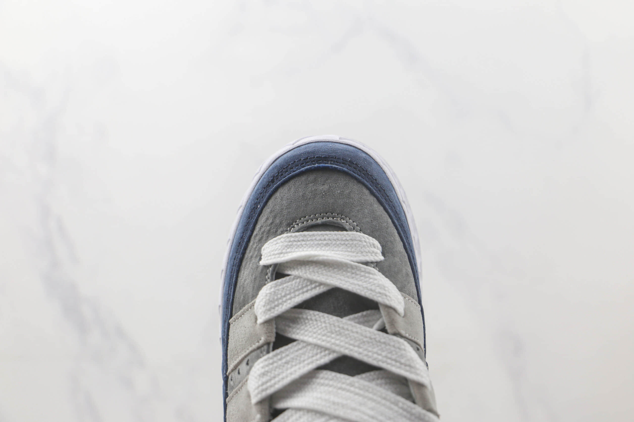 阿迪达斯Adidas Originals ADIMATIC纯原版本三叶草灰蓝色面包鞋 阿迪达斯三叶草系列板鞋 货号：HP9915