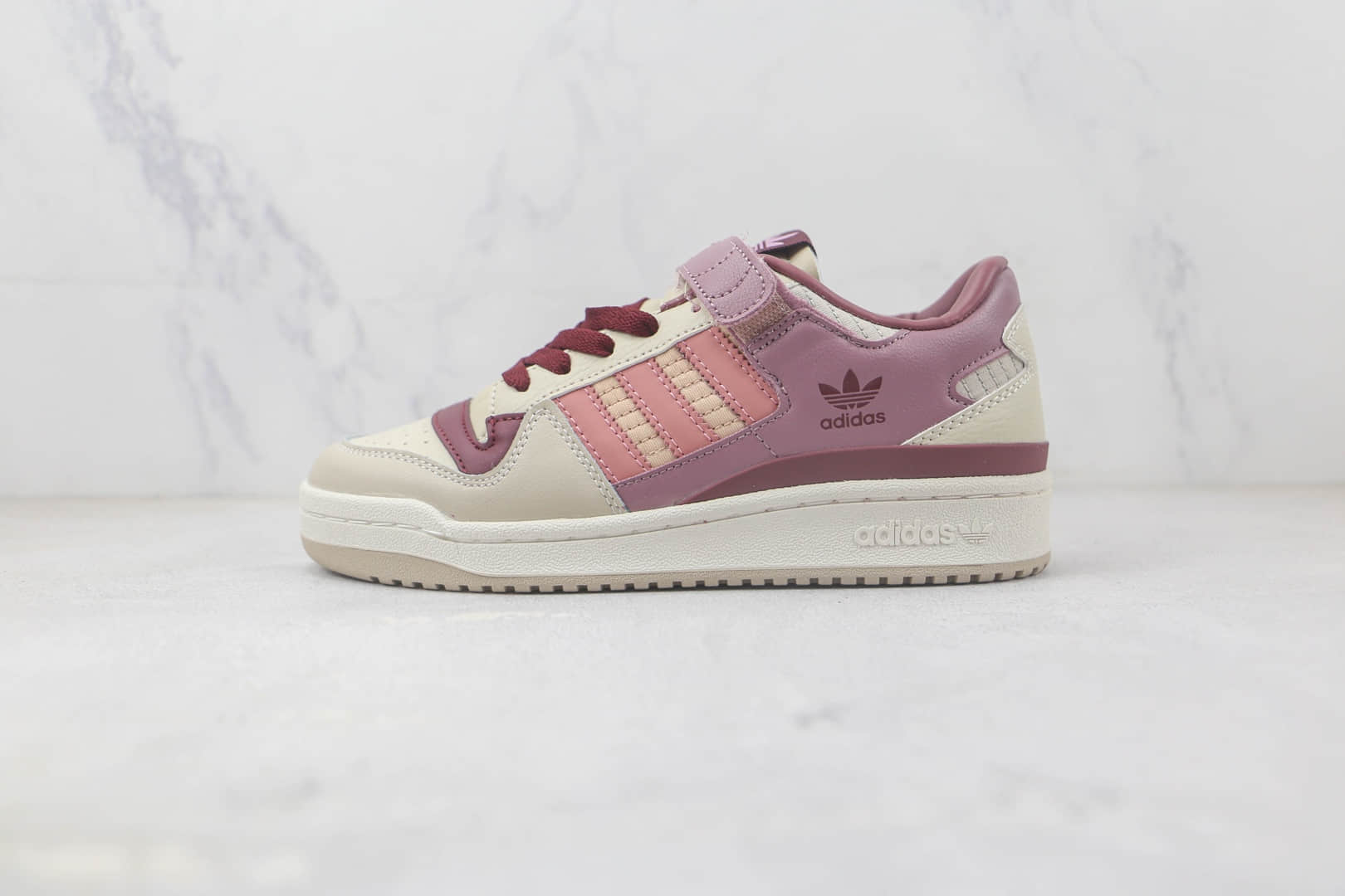 阿迪达斯adidas originals Forum 84 low纯原版本米白粉色Forum系列板鞋 阿迪达斯Forum84系列复古板鞋 货号：HQ6941