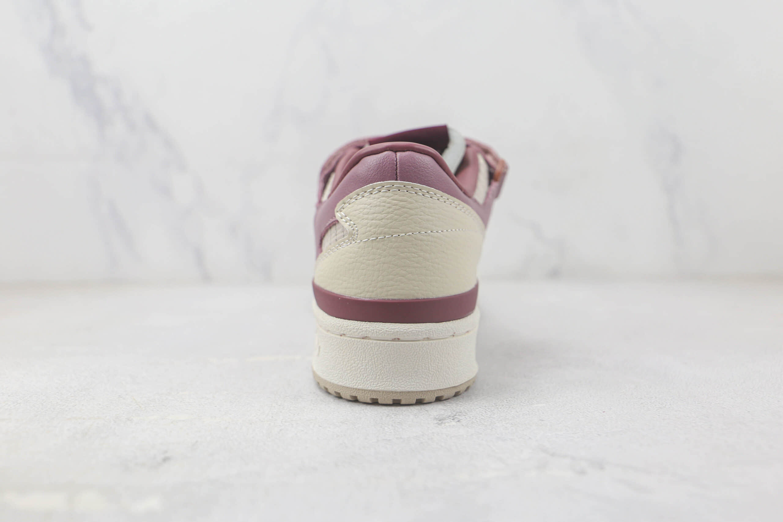 阿迪达斯adidas originals Forum 84 low纯原版本米白粉色Forum系列板鞋 阿迪达斯Forum84系列复古板鞋 货号：HQ6941
