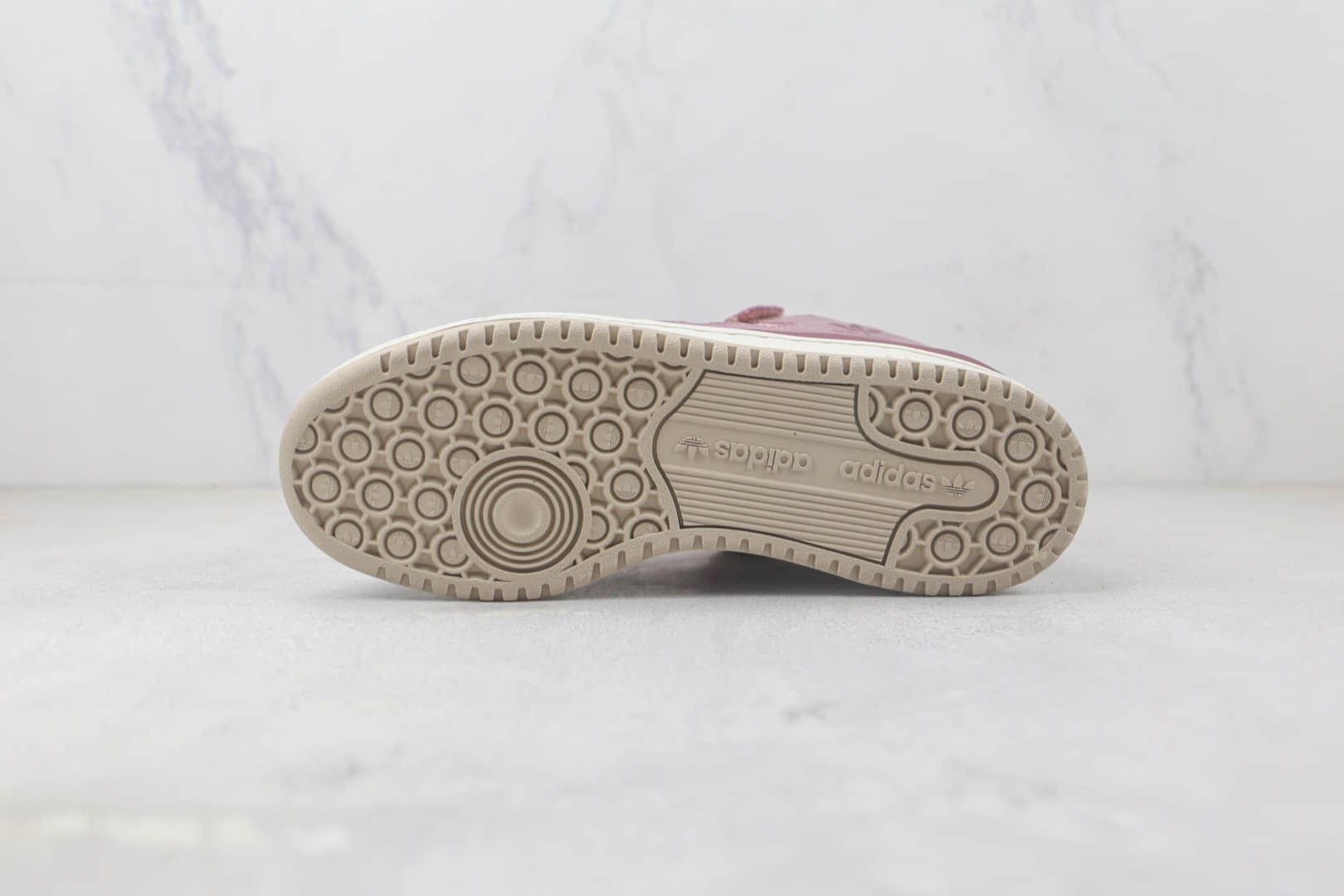 阿迪达斯adidas originals Forum 84 low纯原版本米白粉色Forum系列板鞋 阿迪达斯Forum84系列复古板鞋 货号：HQ6941