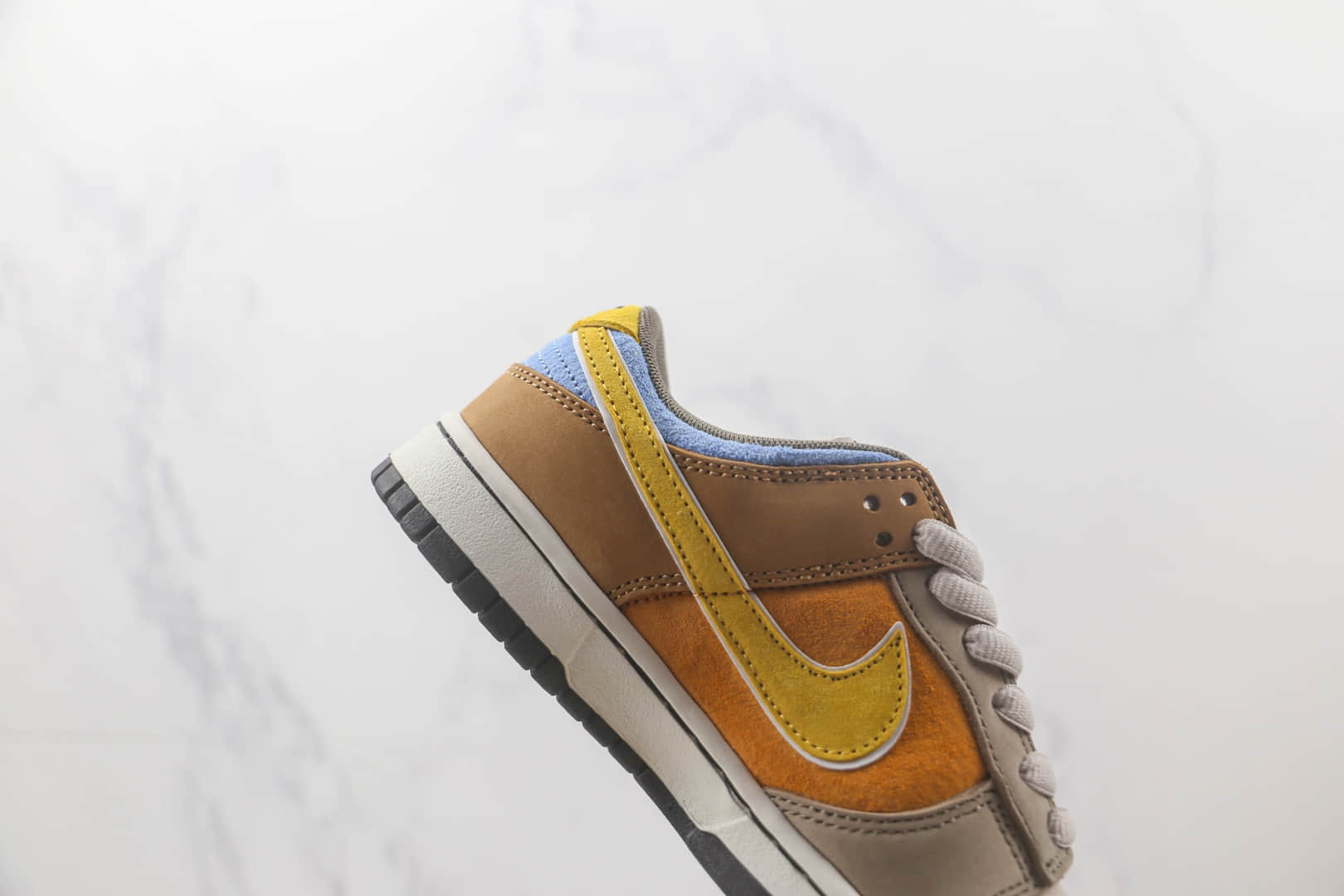 耐克Nike SB Dunk Low Steamboy OST x Otomo Katsuhiro大友克洋联名款低帮SB DUNK板鞋 莆田天花板DUNK板鞋 货号：LF0039-018