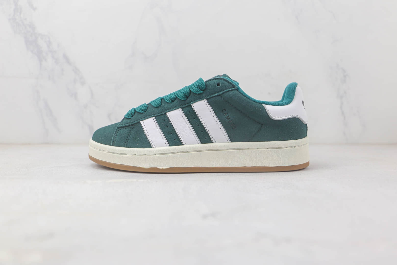阿迪达斯Adidas Originals Campus 00s纯原版本麂皮白绿色学院系列面包鞋 阿迪达斯三叶草板鞋系列 货号：HR1467