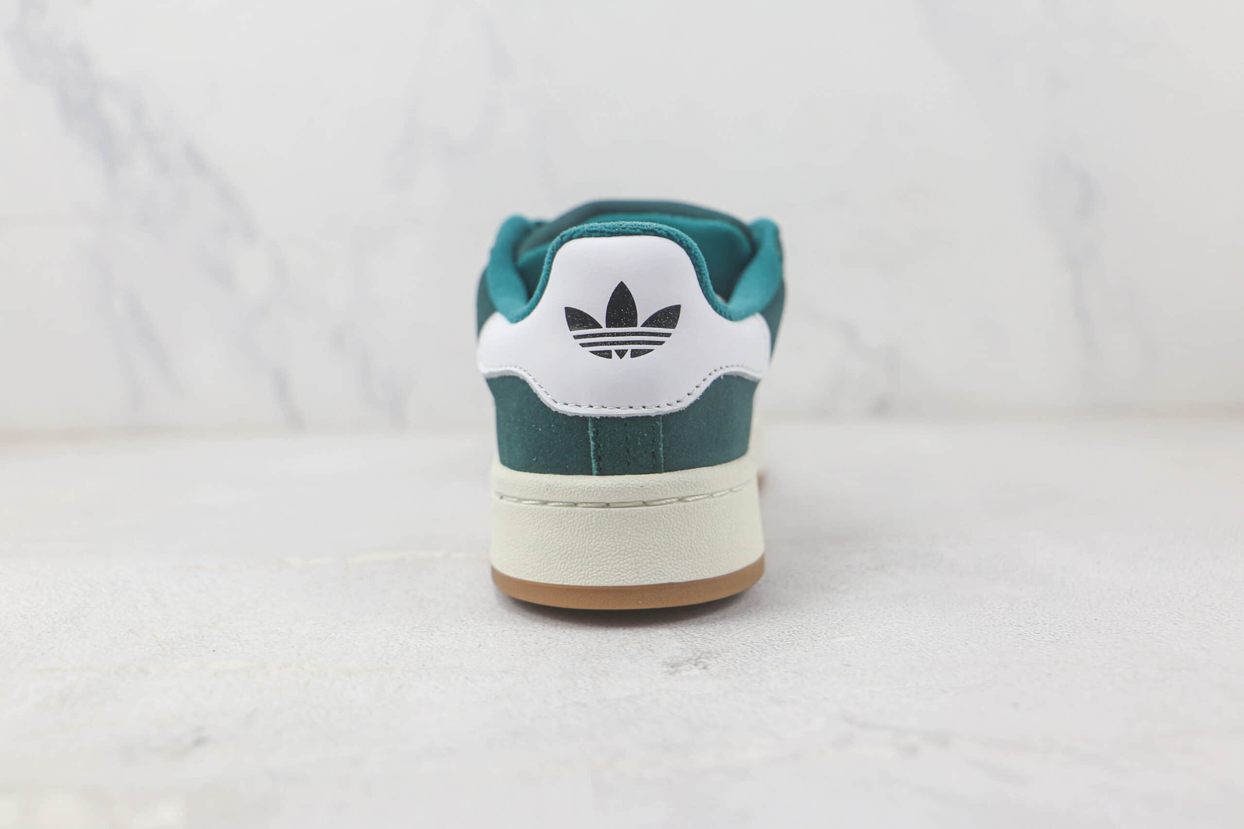 阿迪达斯Adidas Originals Campus 00s纯原版本麂皮白绿色学院系列面包鞋 阿迪达斯三叶草板鞋系列 货号：HR1467