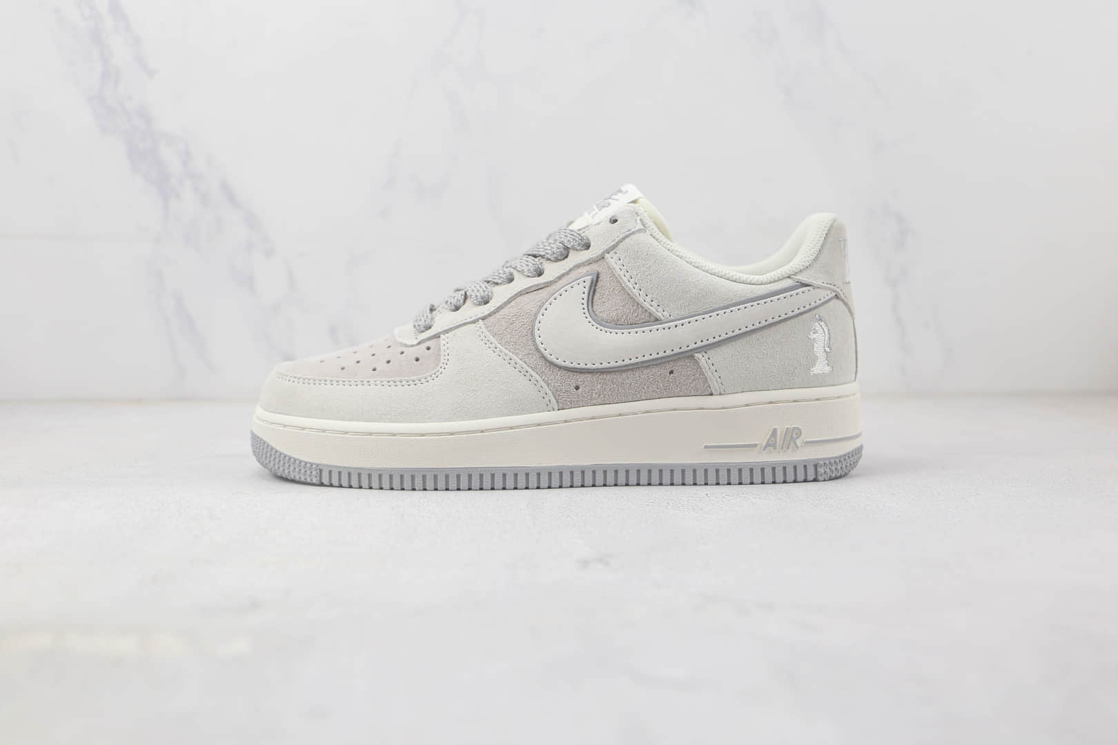 耐克Nike Air Force 1 Low 07纯原版本低帮空军一号灰麂皮板鞋 耐克空军一号校园板鞋 货号：DZ3696-005