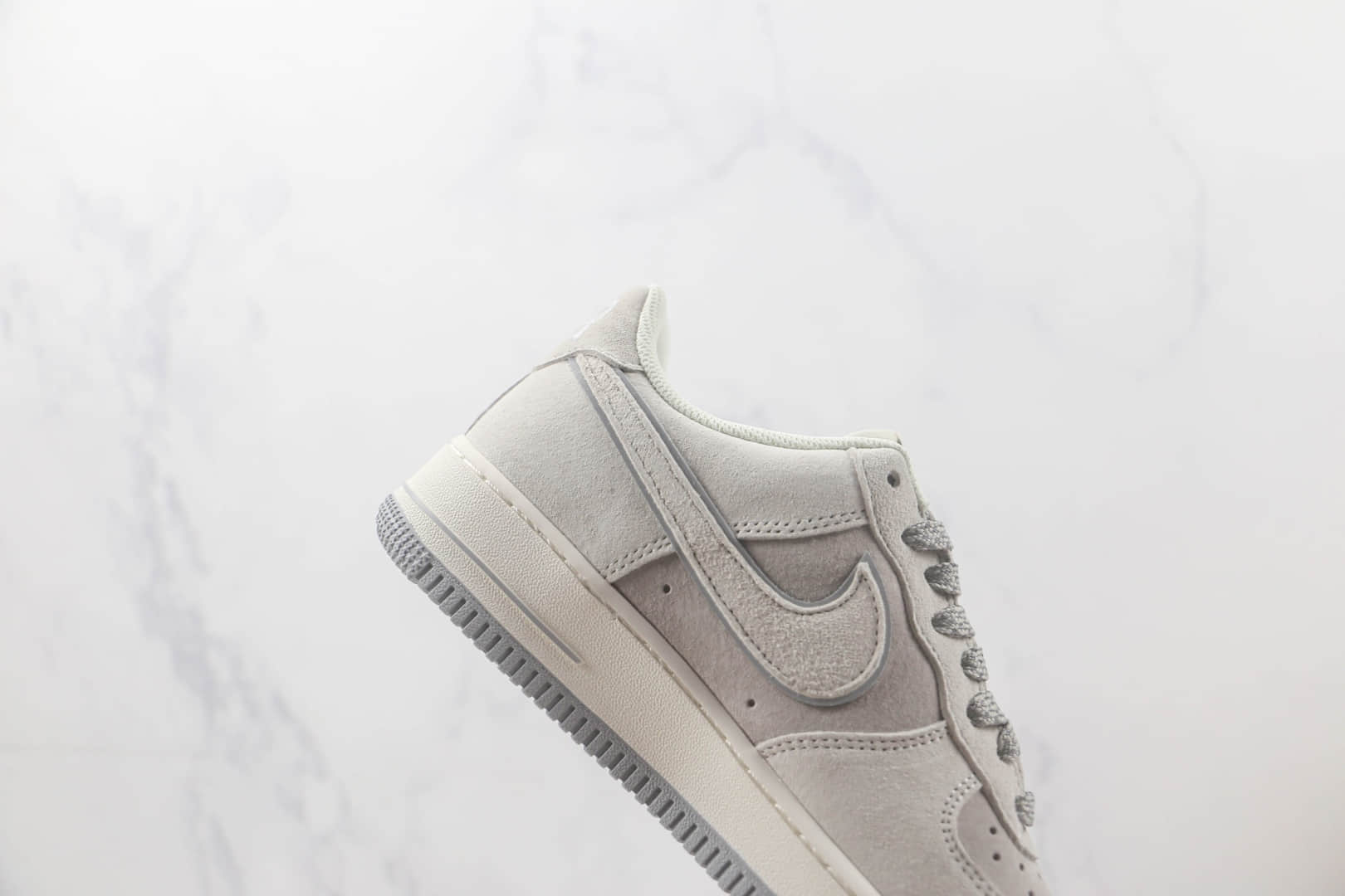 耐克Nike Air Force 1 Low 07纯原版本低帮空军一号灰麂皮板鞋 耐克空军一号校园板鞋 货号：DZ3696-005