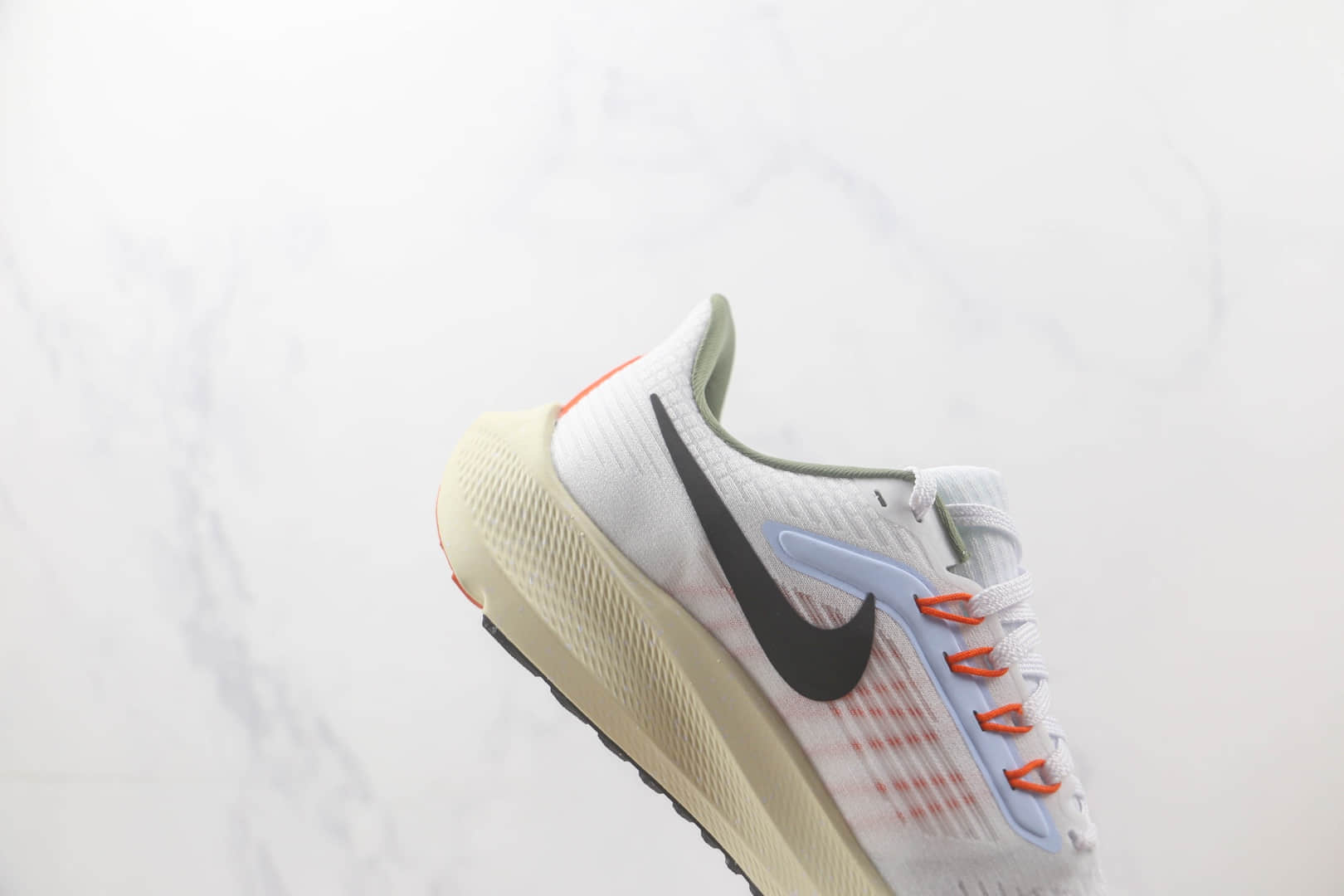 耐克Nike Zoom Pegasus 39纯原版本登月39代白色慢跑鞋 耐克登月全系列慢跑鞋 货号：DX6050-101