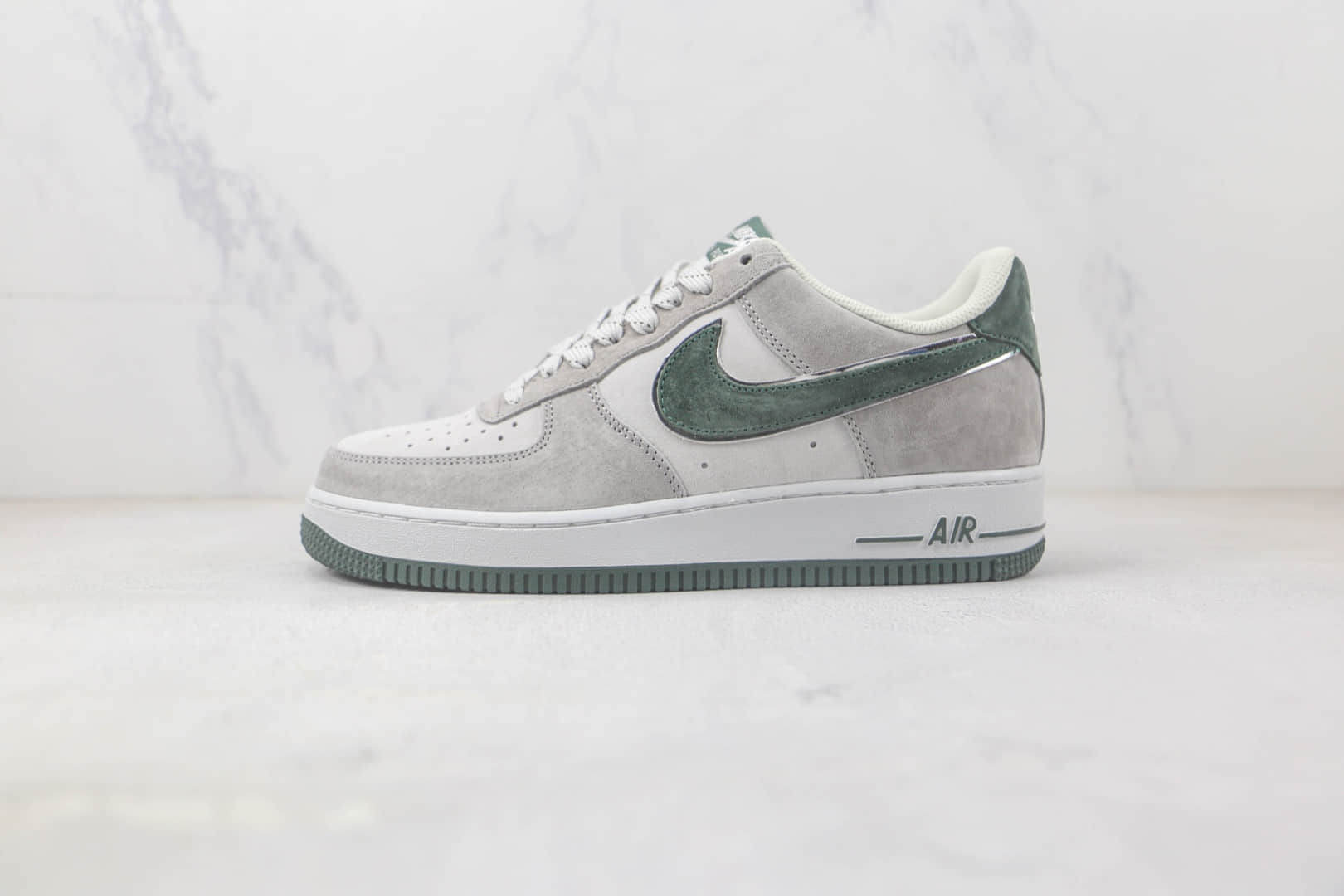 耐克Nike Air Force 1 '07 Low纯原版本低帮空军一号麂皮灰绿色板鞋 莆田耐克空军一号系列板鞋 货号：DF3966-723