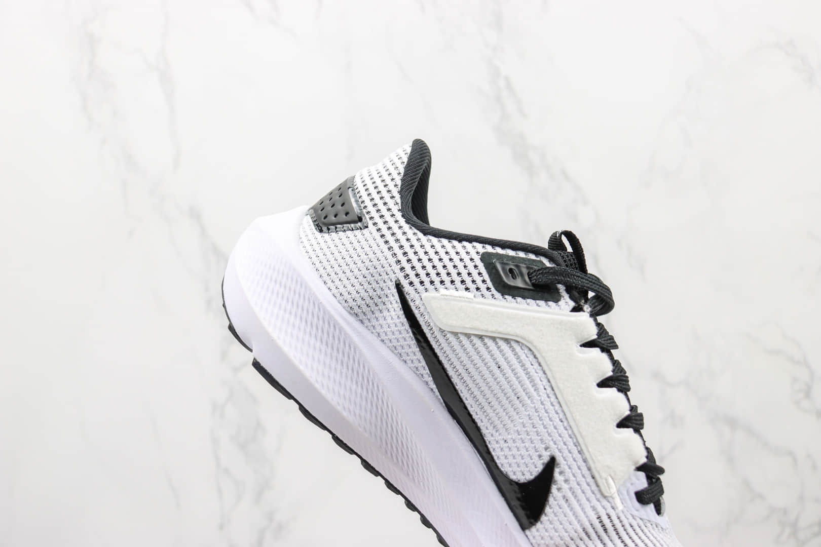 耐克Nike Air Zoom Pegasus 40纯原版本登月40代白黑色跑鞋 耐克ZOOM系列慢跑鞋 货号：DV3854-102