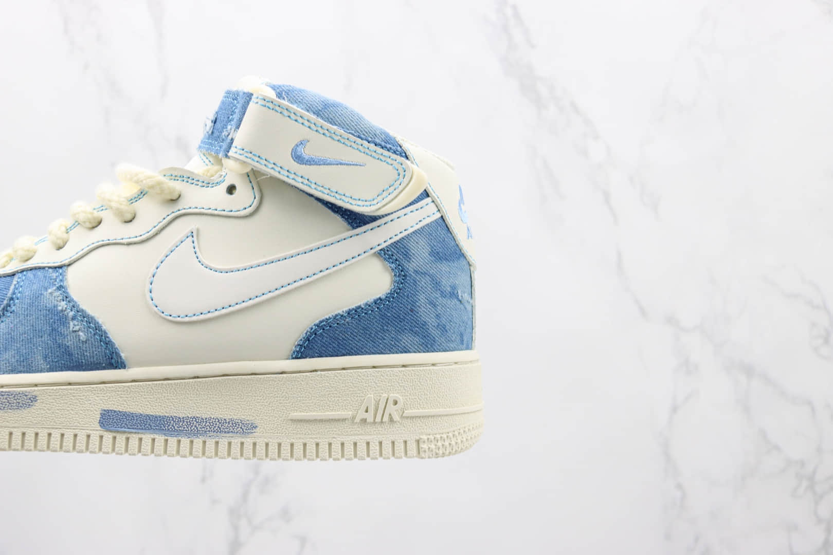 耐克Nike Air Force 1 Mid纯原版本中帮空军一号做旧牛仔米白蓝配色板鞋 耐克空军一号校园板鞋 货号：CW1888-622