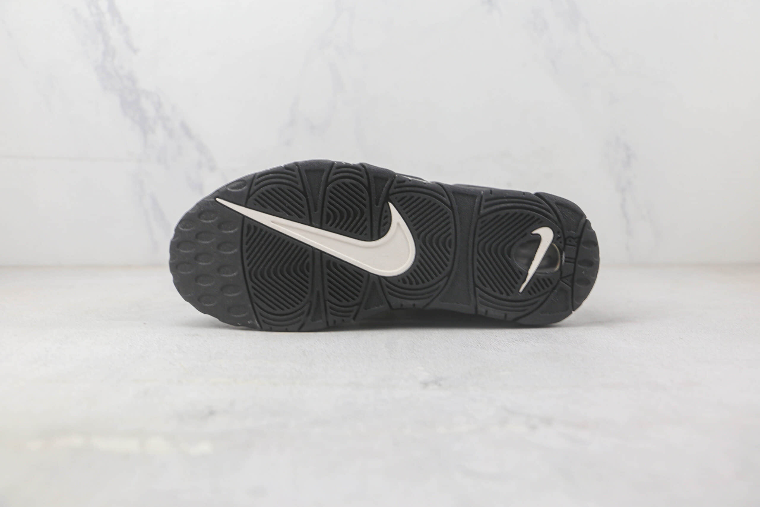 耐克Nike Air More Uptempo皮蓬大R军绿篮球鞋 莆田天花板皮蓬篮球鞋系列 货号：CJ6122-001