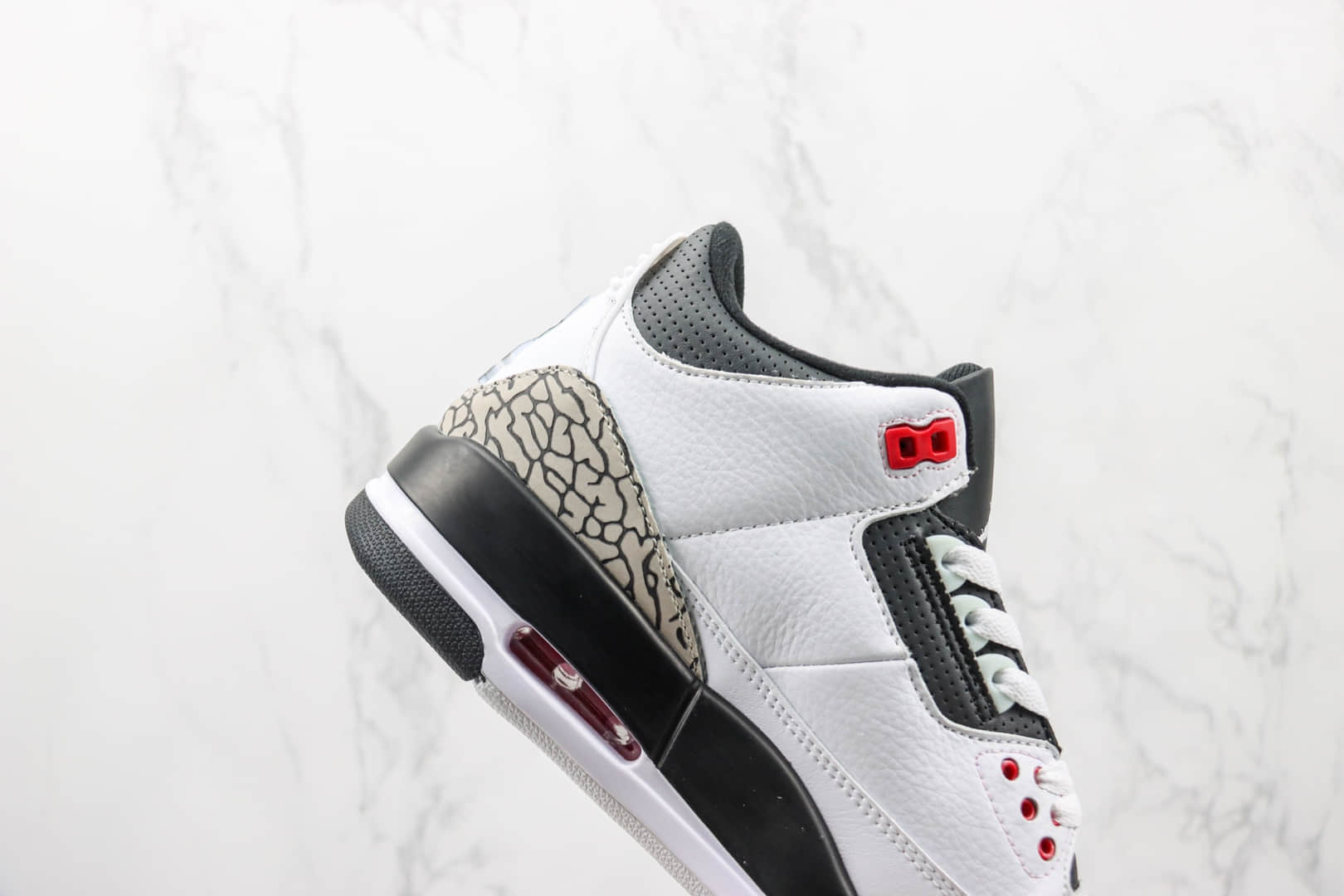 乔丹Air Jordan 3 Retro纯原版本AJ3红外线白配色篮球鞋 莆田天花板AJ系列 货号：136064-123