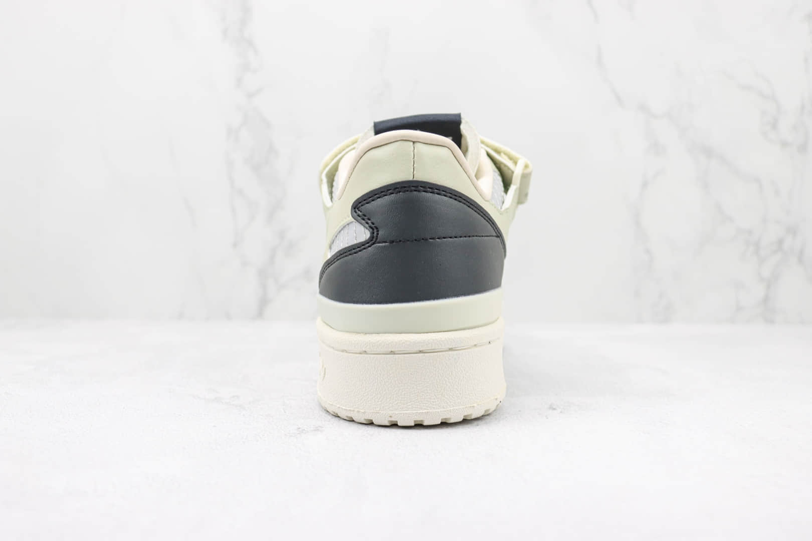 阿迪达斯Adidas Forum 84 Low OG纯原版本Forum84复古板鞋 莆田阿迪达斯复古板鞋系列 货号：HQ6938
