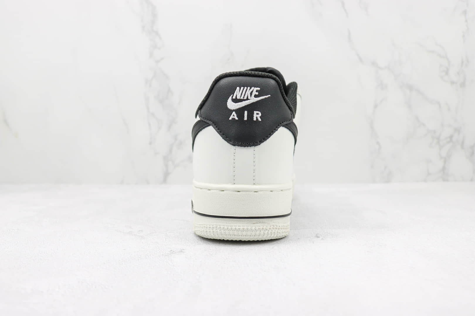 耐克Nike Air Force 1 Low 07纯原版本低帮空军一号米黑灰拼接板鞋 耐克空军一号校园板鞋 货号：RS2696-112