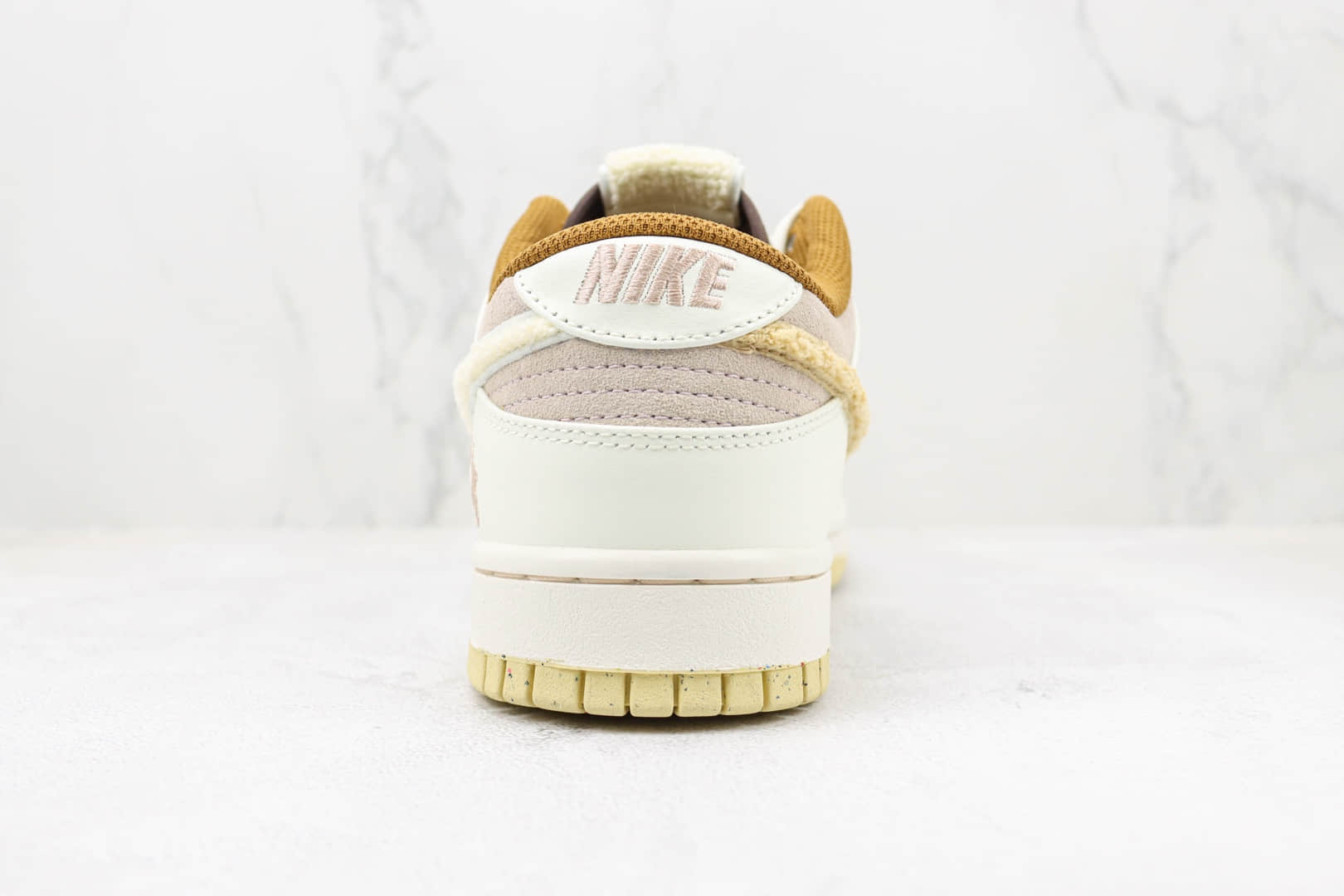 耐克Nike SB Dunk Low纯原版本低帮SB DUNK兔年广州限定配色板鞋 莆田天花板DUNK货源 货号：FD4203-211