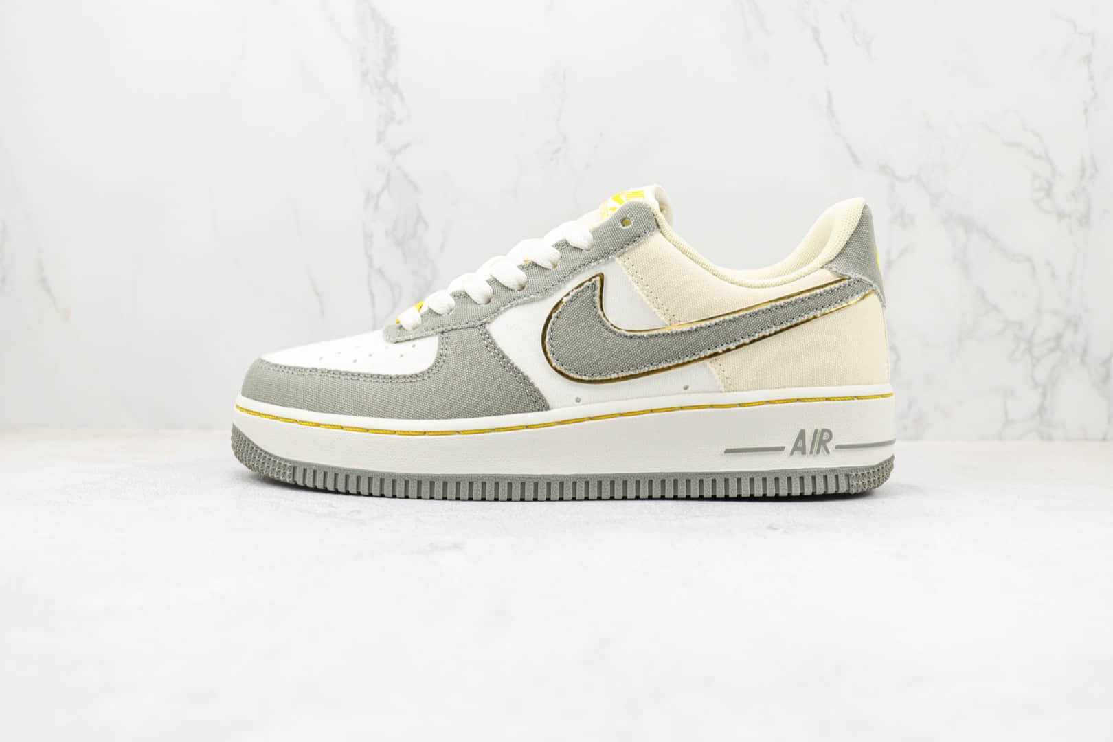 耐克Nike Air Force 1 Low纯原版本低帮空军一号帆布系列米灰拼色板鞋 耐克空军一号校园板鞋 货号：315122-666