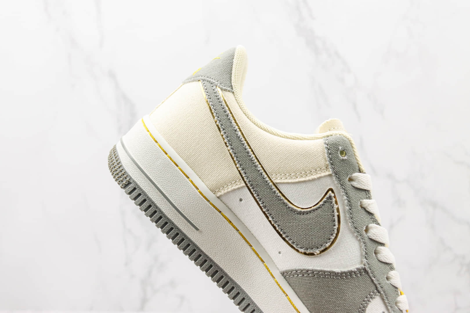 耐克Nike Air Force 1 Low纯原版本低帮空军一号帆布系列米灰拼色板鞋 耐克空军一号校园板鞋 货号：315122-666