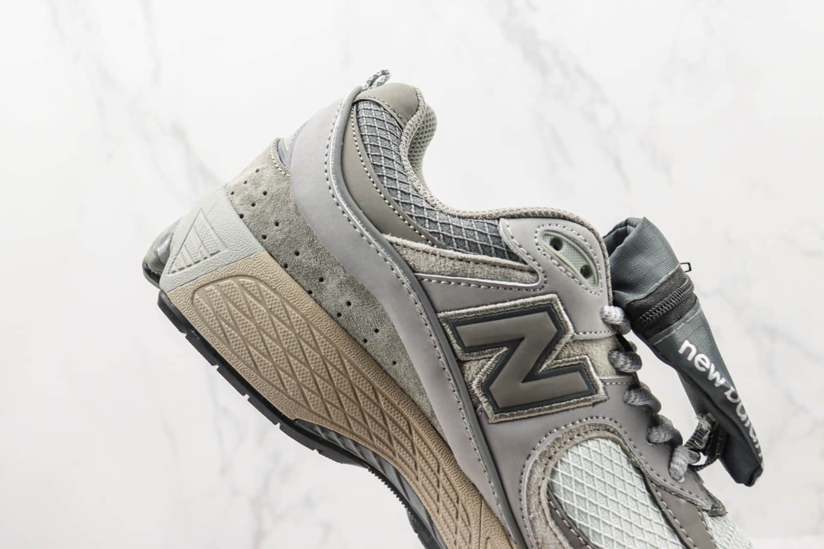 新百伦New Balance 2002R纯原版本NB2002复古缓震慢跑鞋 复刻新百伦NB2002老爹鞋 货号：M2002RVC