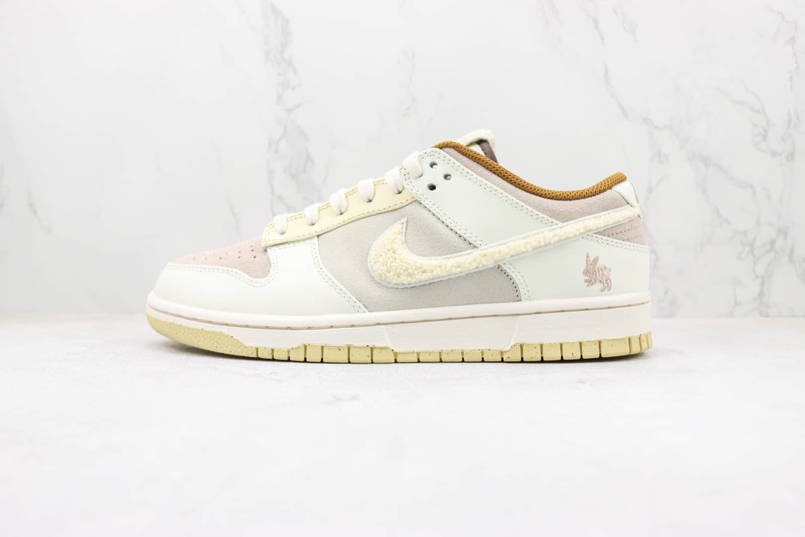 耐克Nike SB Dunk Low纯原版本低帮SB DUNK兔年广州限定配色板鞋 莆田天花板DUNK货源 货号：FD4203-211