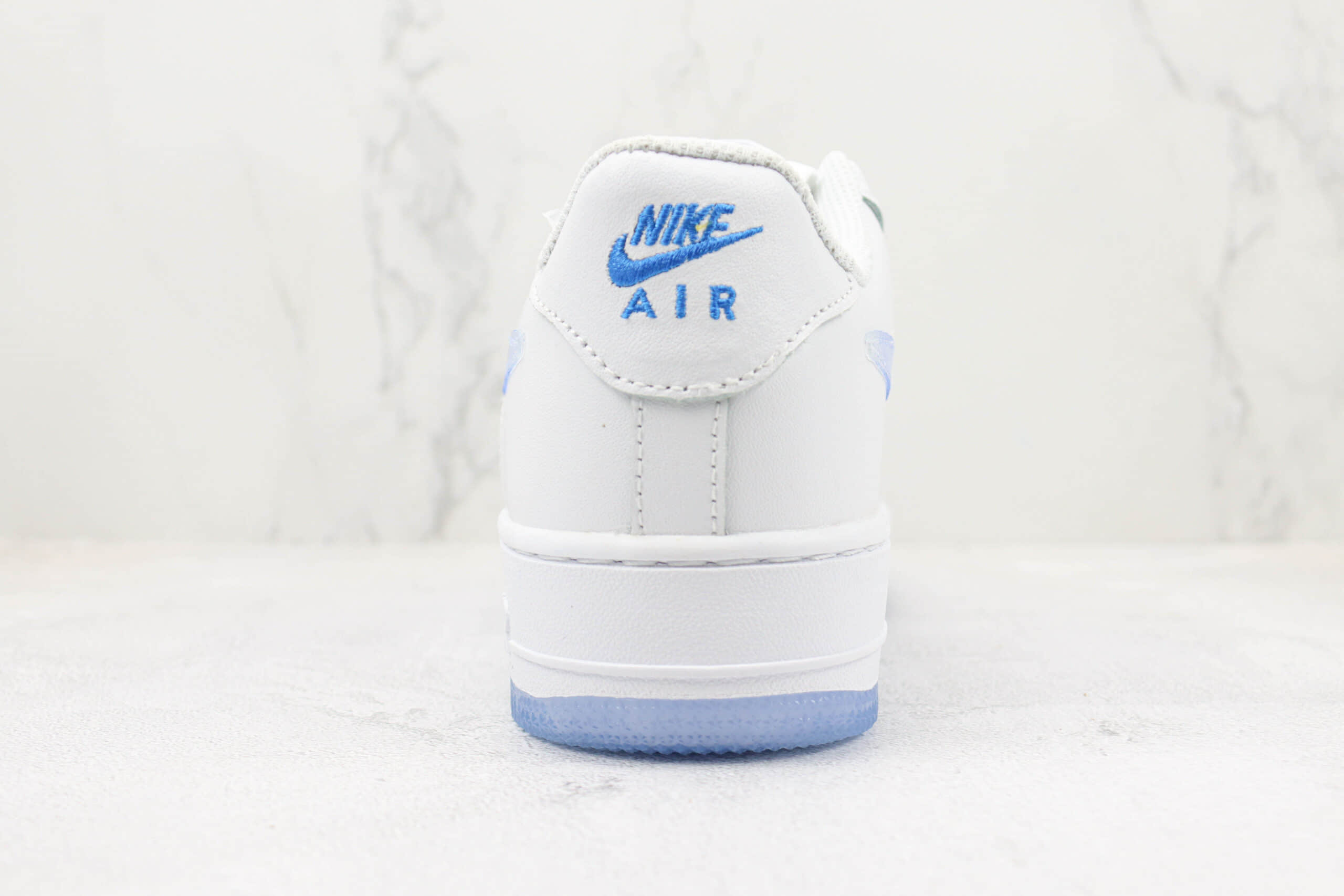 耐克Nike Air Force 1 '07 Low纯原版本低帮空军一号白蓝色渐变勾果冻生胶底配色板鞋 复刻耐克空军一号系列 货号：CO3363-361