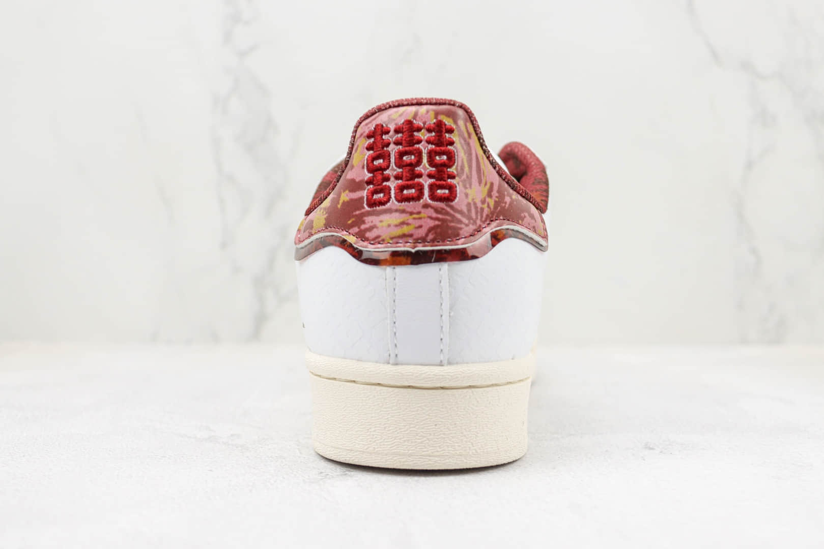 阿迪达斯Adidas Originals Superstar纯原版本兔年限定贝壳头迷彩尾板鞋 阿迪达斯贝壳头系列 货号：IF2577
