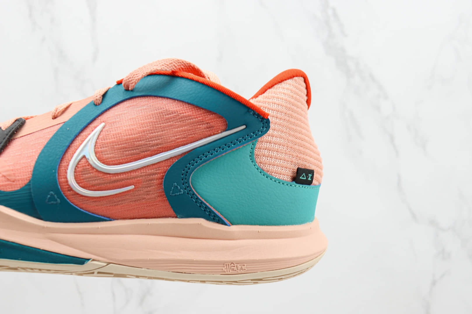 耐克Nike Kyrie Low 5 EP纯原版本欧文5代实战篮球鞋 复刻欧文实战球鞋系列 货号：DJ6012-800