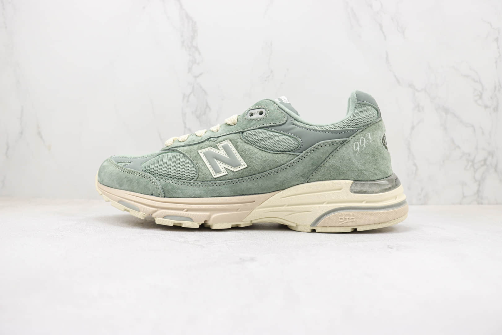 新百伦New Balance 993纯原版本Kith联名千草绿色开心果NB993复古慢跑鞋 莆田NB系列复古老爹鞋 货号：MR993KH1