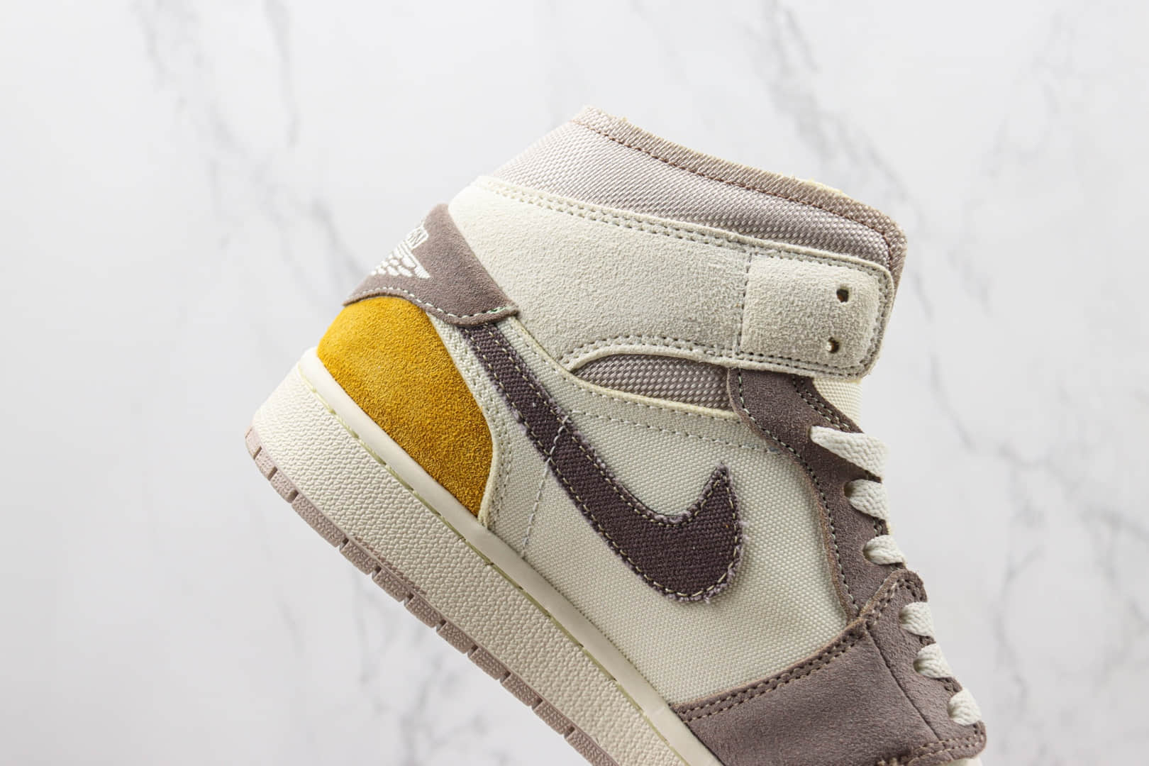 乔丹Air Jordan 1 Mid纯原版本中帮AJ1白褐灰色帆布篮球鞋 莆田天花板AJ1系列 货号：DM9652-102