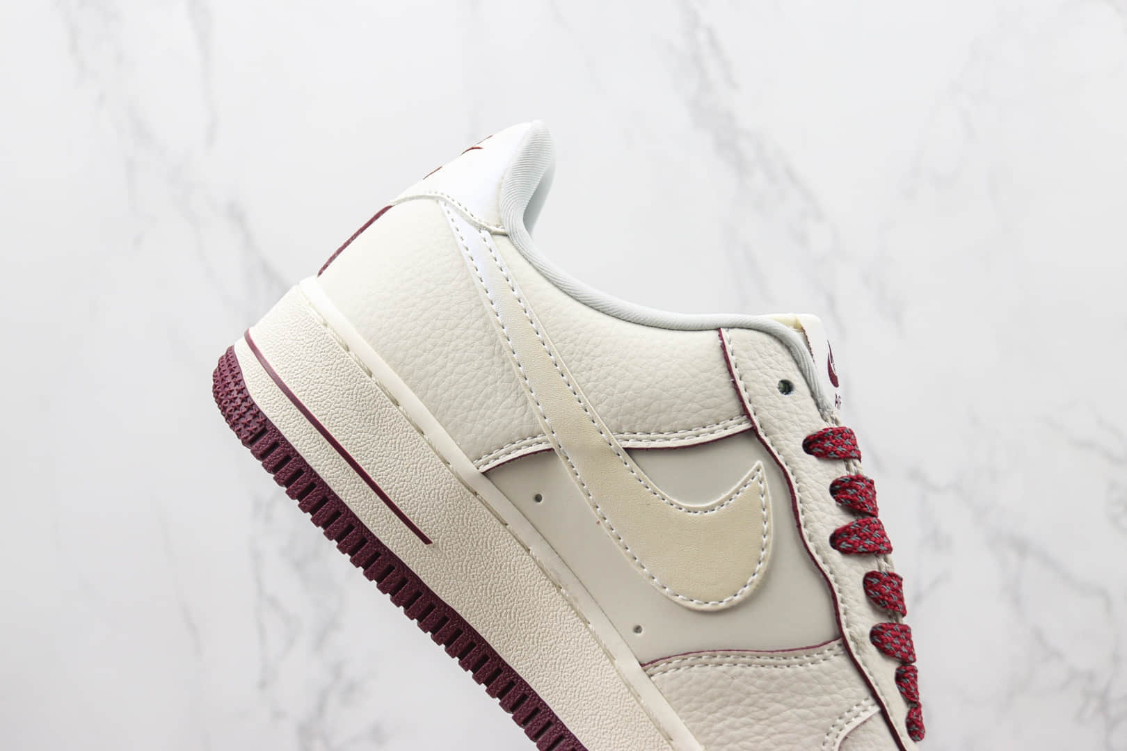 耐克Nike Air Force 1 Low纯原版本空军一号AF1米白酒红色低帮板鞋 莆田天花板AF1系列 货号：DD9915-666