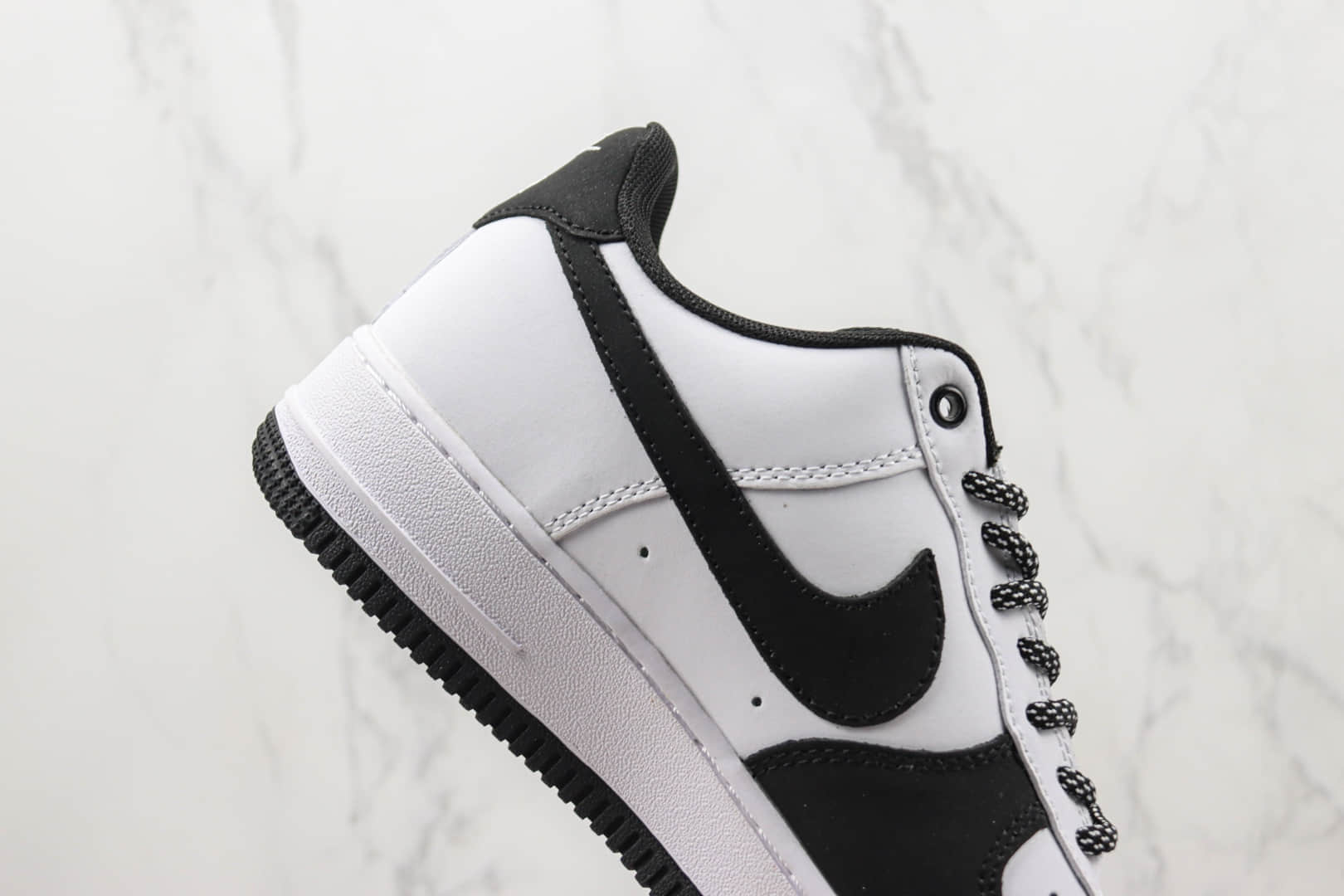 耐克Nike Air Force 1 Low纯原版本空军一号AF1功夫熊猫低帮板鞋 莆田天花板AF1系列 货号：BS9055-701