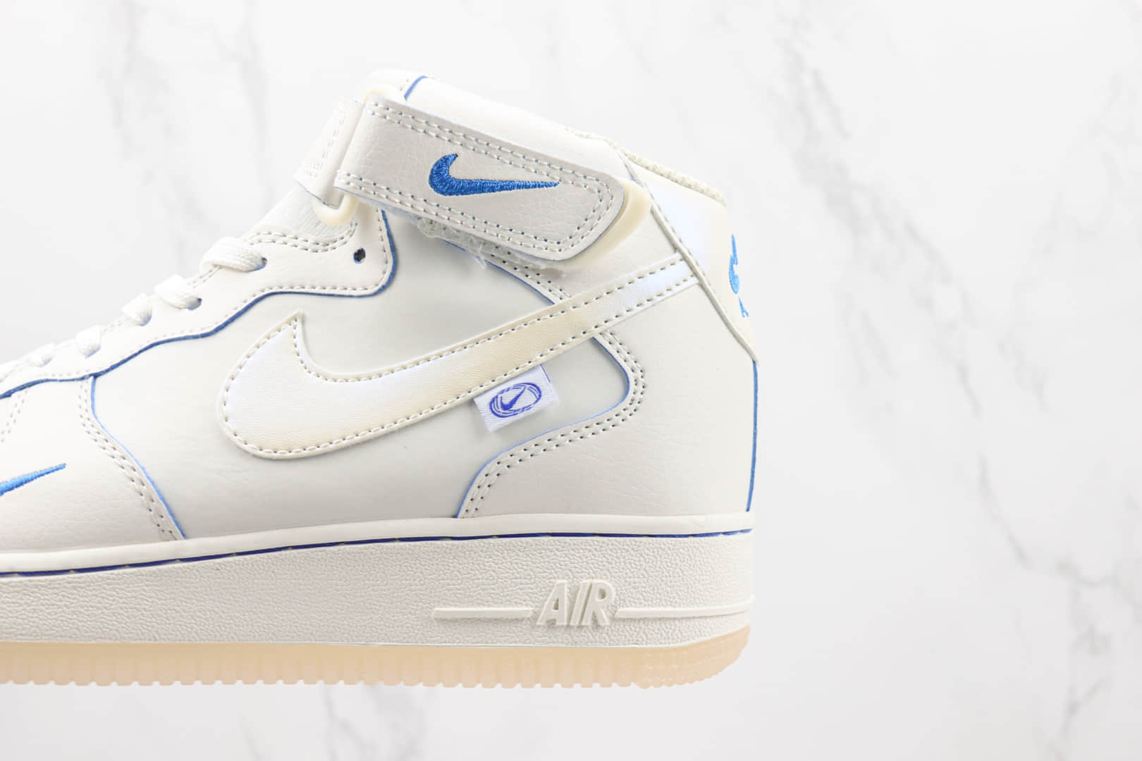 耐克Nike Air Force 1纯原版本中帮AF1白蓝色空军一号运动板鞋 莆田空军一号系列板鞋 货号：FB1869-055