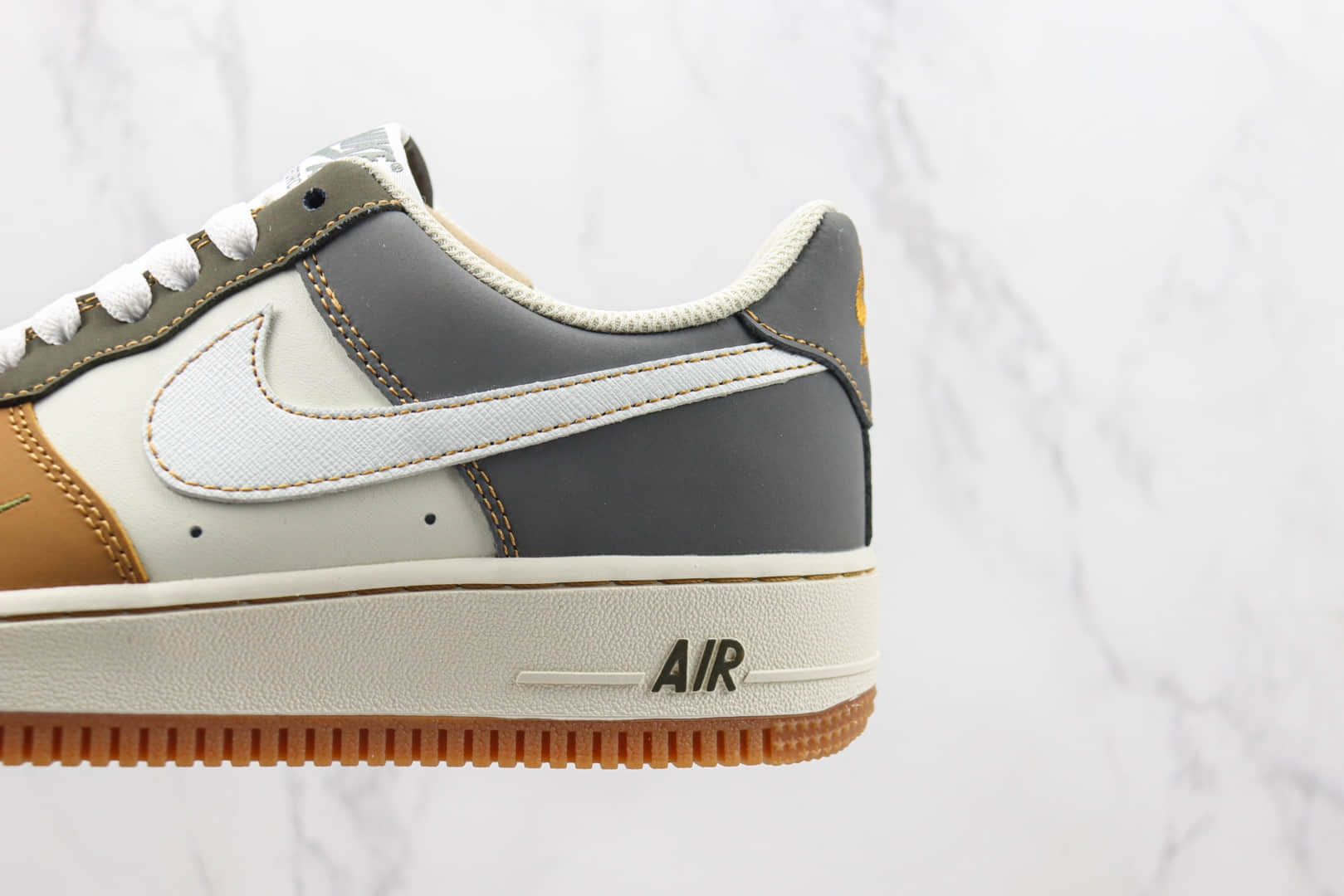 耐克Nike Air Force 1 Low纯原版本空军一号灰白卡其拼色低帮板鞋 莆田天花板AF1系列 货号：DB3301-011