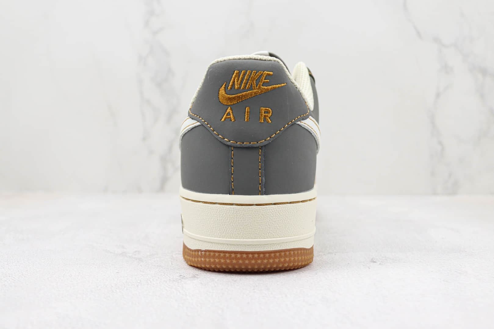 耐克Nike Air Force 1 Low纯原版本空军一号灰白卡其拼色低帮板鞋 莆田天花板AF1系列 货号：DB3301-011